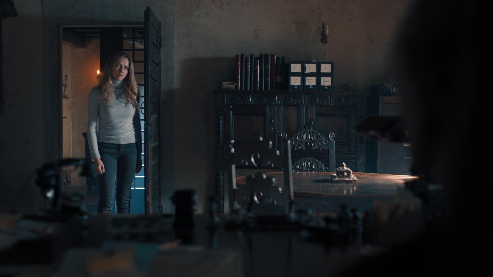 A_Discovery_of_Witches_S01E04_1080p_ATP_3777.jpg A_Discovery_of_Witches_S01E04_1080p_ATP_3777.jpg