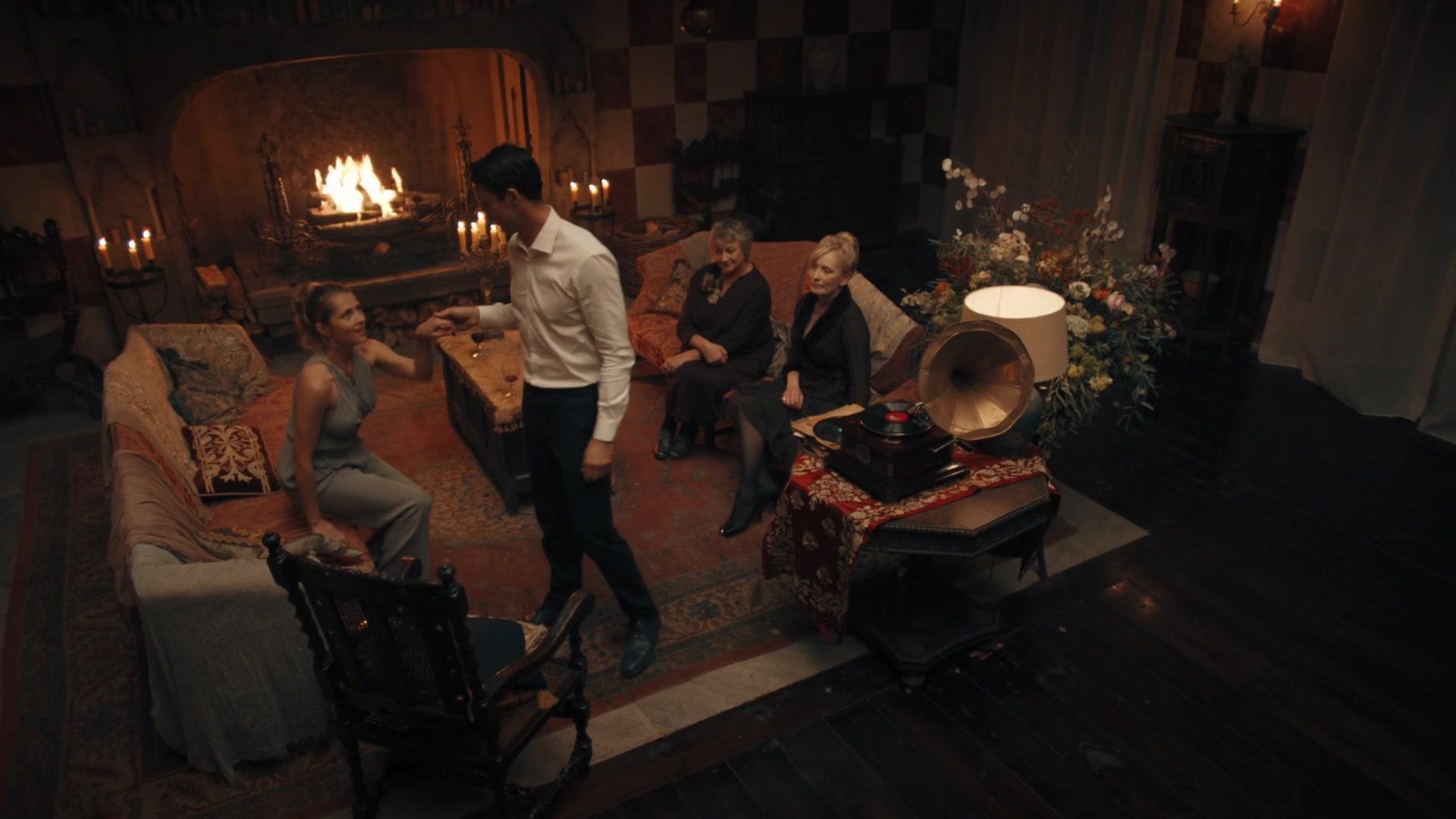 A_Discovery_of_Witches_S01E04_1080p_ATP_4301.jpg