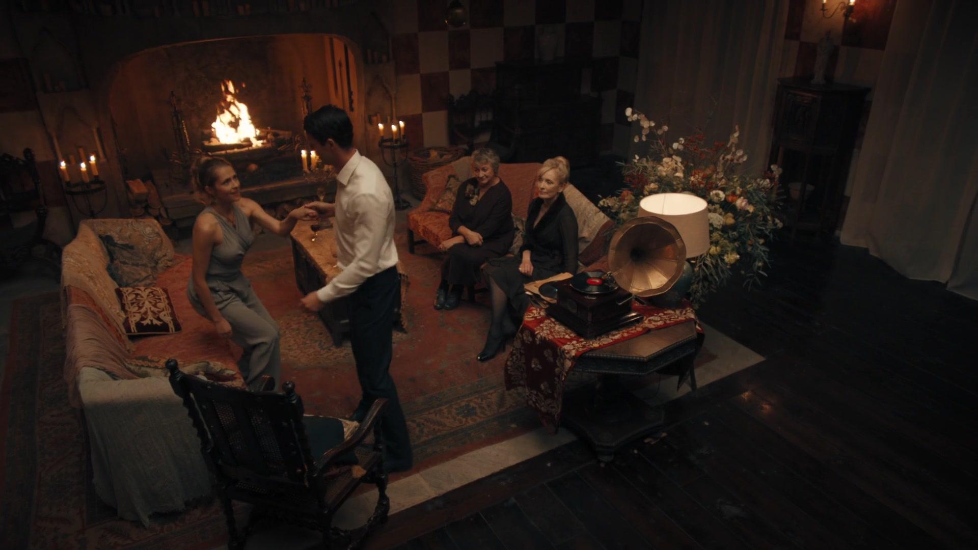 A_Discovery_of_Witches_S01E04_1080p_ATP_4302.jpg
