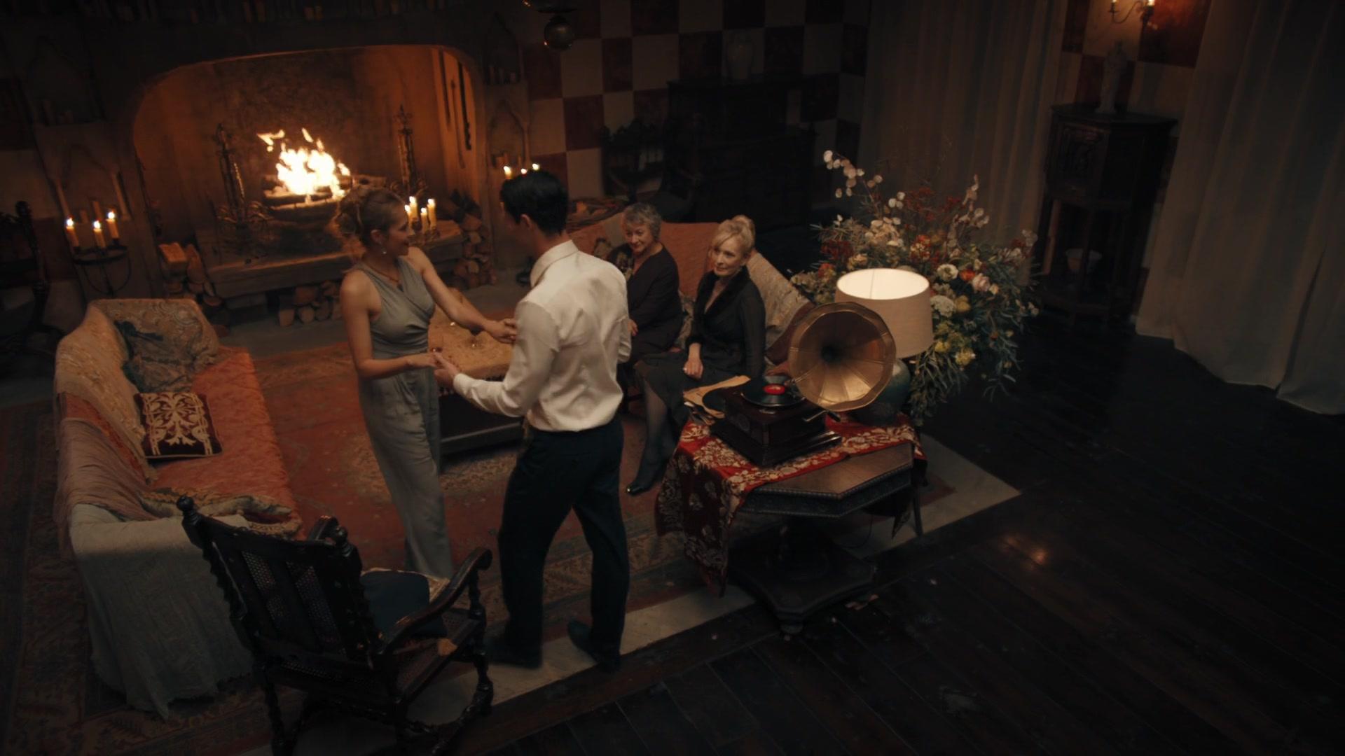 A_Discovery_of_Witches_S01E04_1080p_ATP_4306.jpg