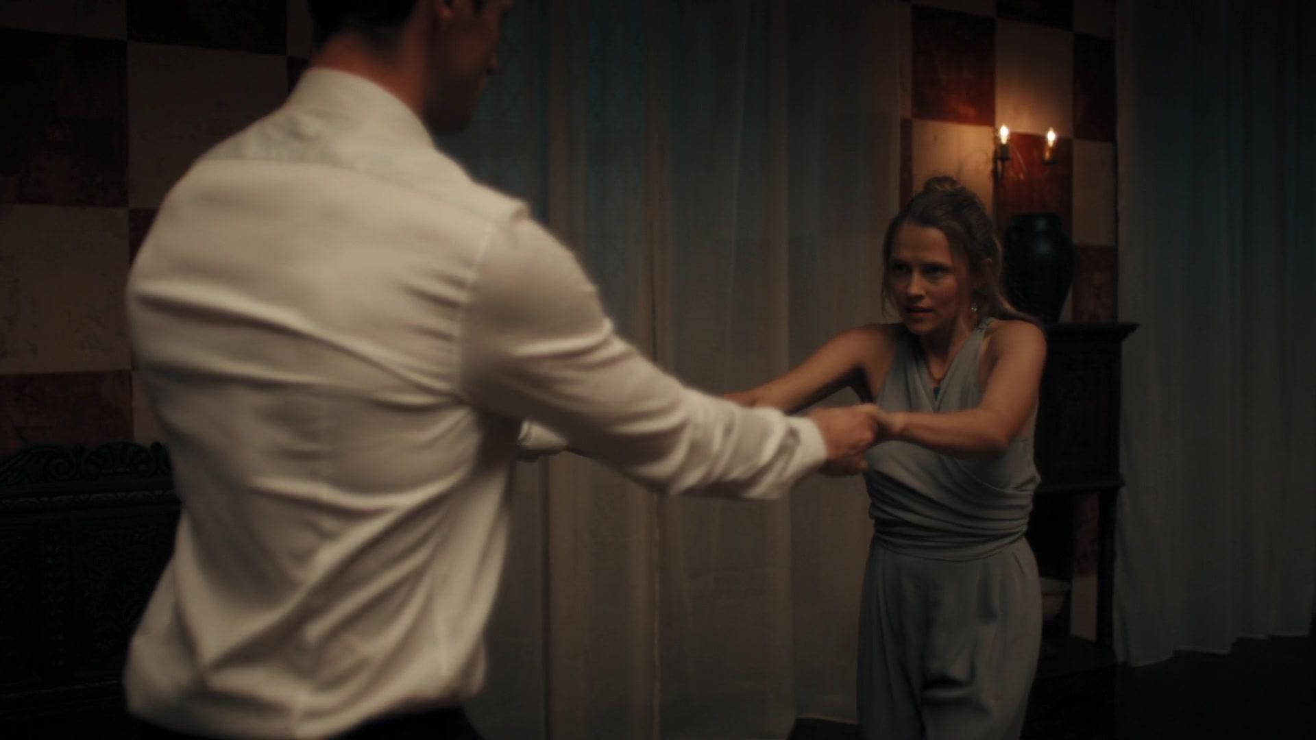 A_Discovery_of_Witches_S01E04_1080p_ATP_4400.jpg