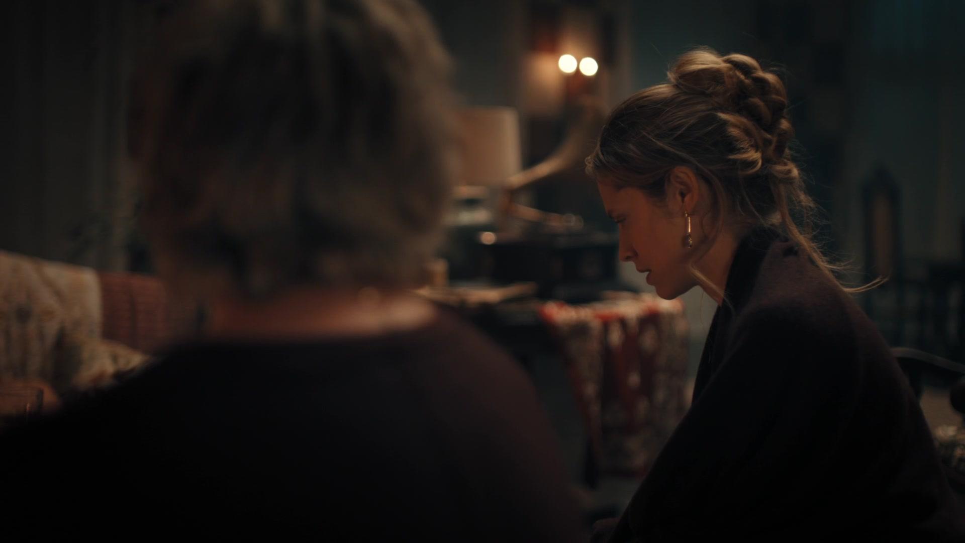 A_Discovery_of_Witches_S01E04_1080p_ATP_5438.jpg