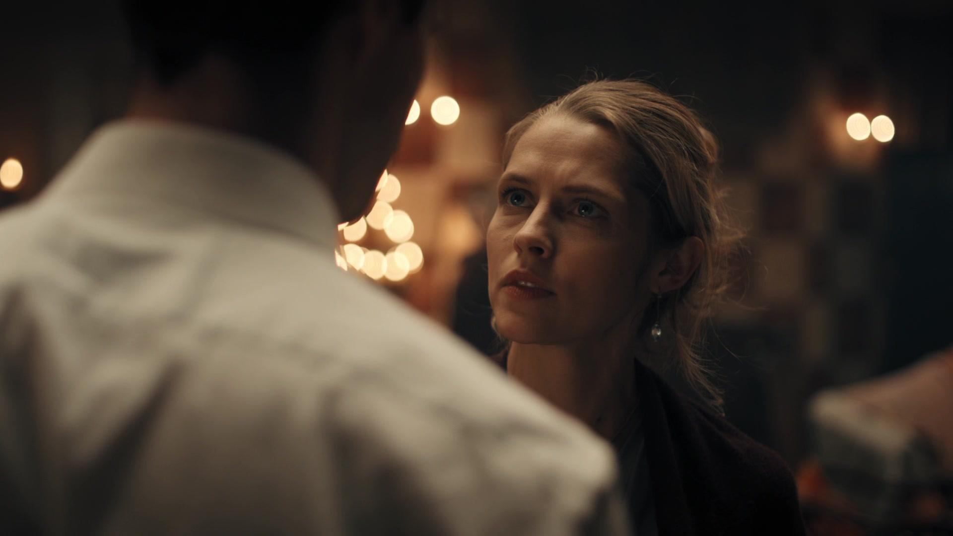 A_Discovery_of_Witches_S01E04_1080p_ATP_5690.jpg A_Discovery_of_Witches_S01E04_1080p_ATP_5690.jpg