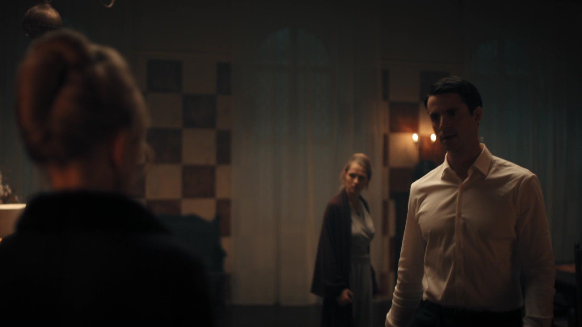 A_Discovery_of_Witches_S01E04_1080p_ATP_5806.jpg