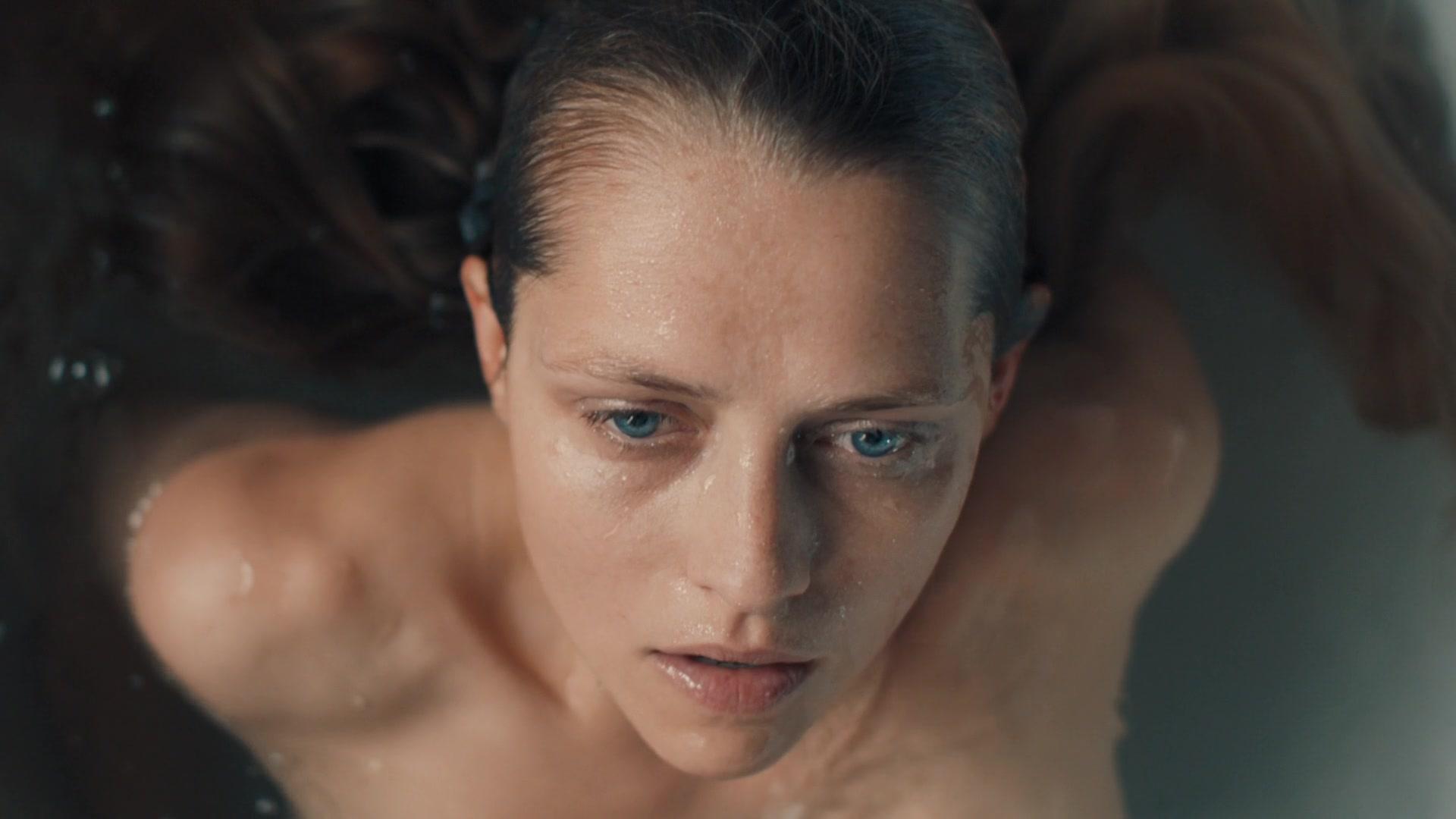 A_Discovery_of_Witches_S01E05_1080p_ATP_0136.jpg