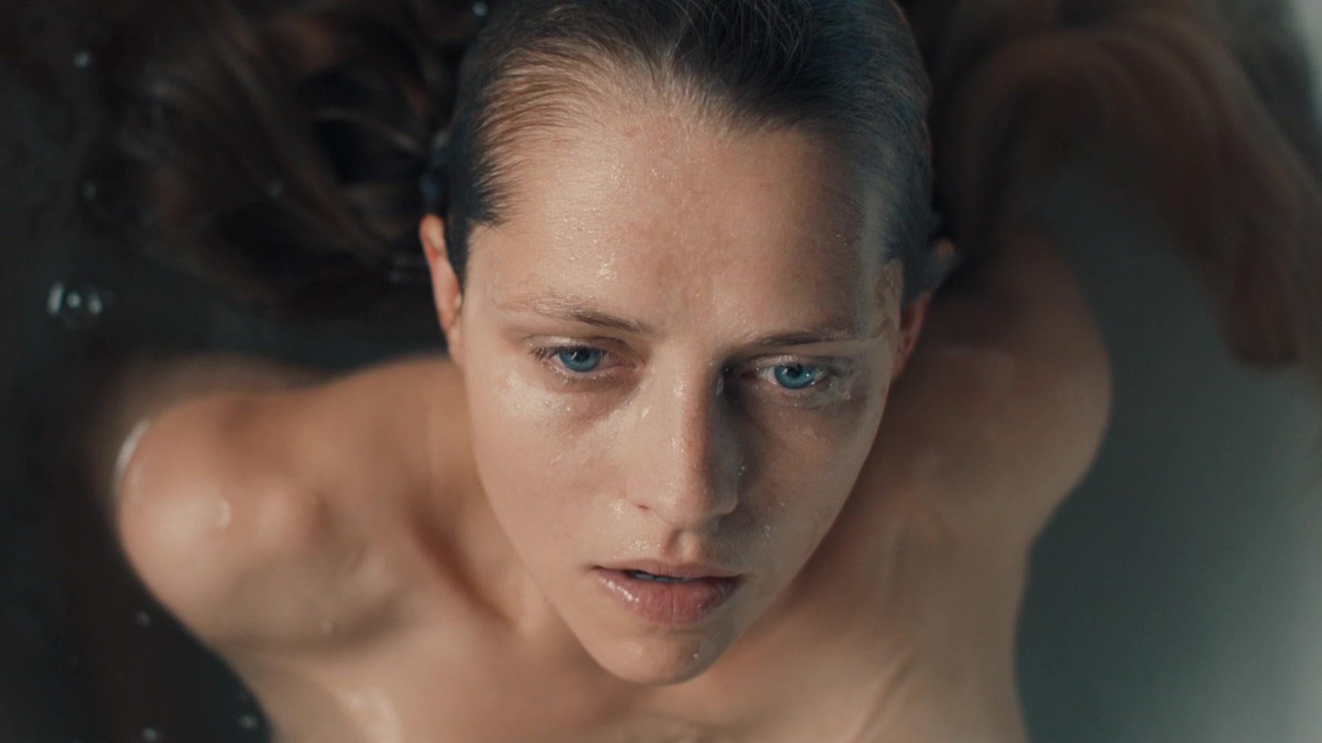 A_Discovery_of_Witches_S01E05_1080p_ATP_0137.jpg