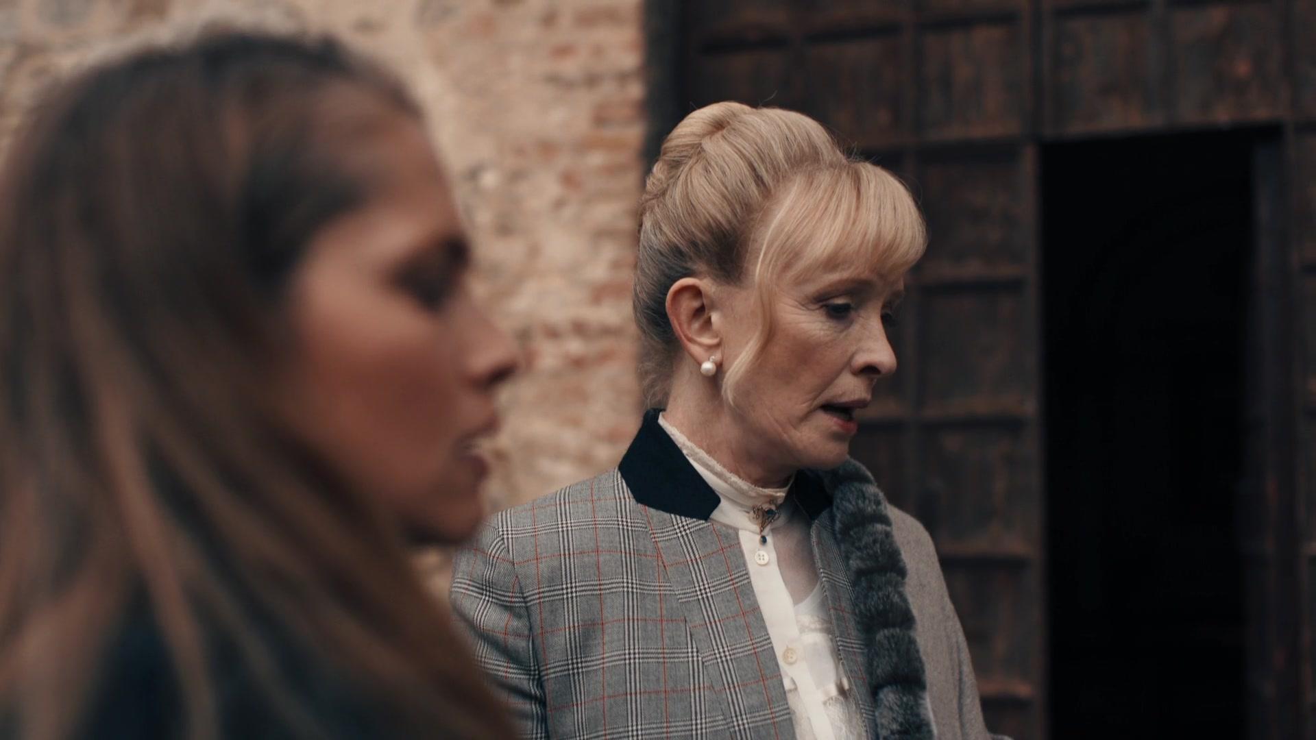 A_Discovery_of_Witches_S01E05_1080p_ATP_2552.jpg