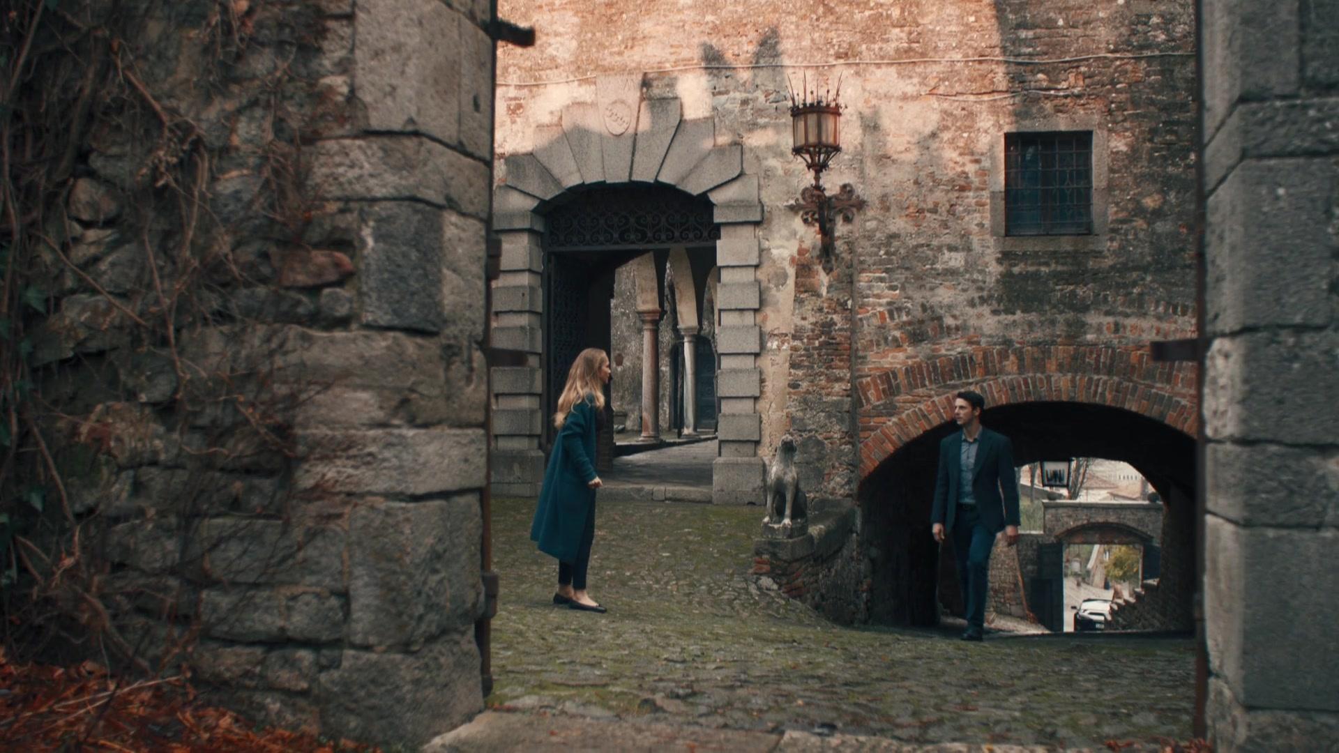 A_Discovery_of_Witches_S01E05_1080p_ATP_4210.jpg