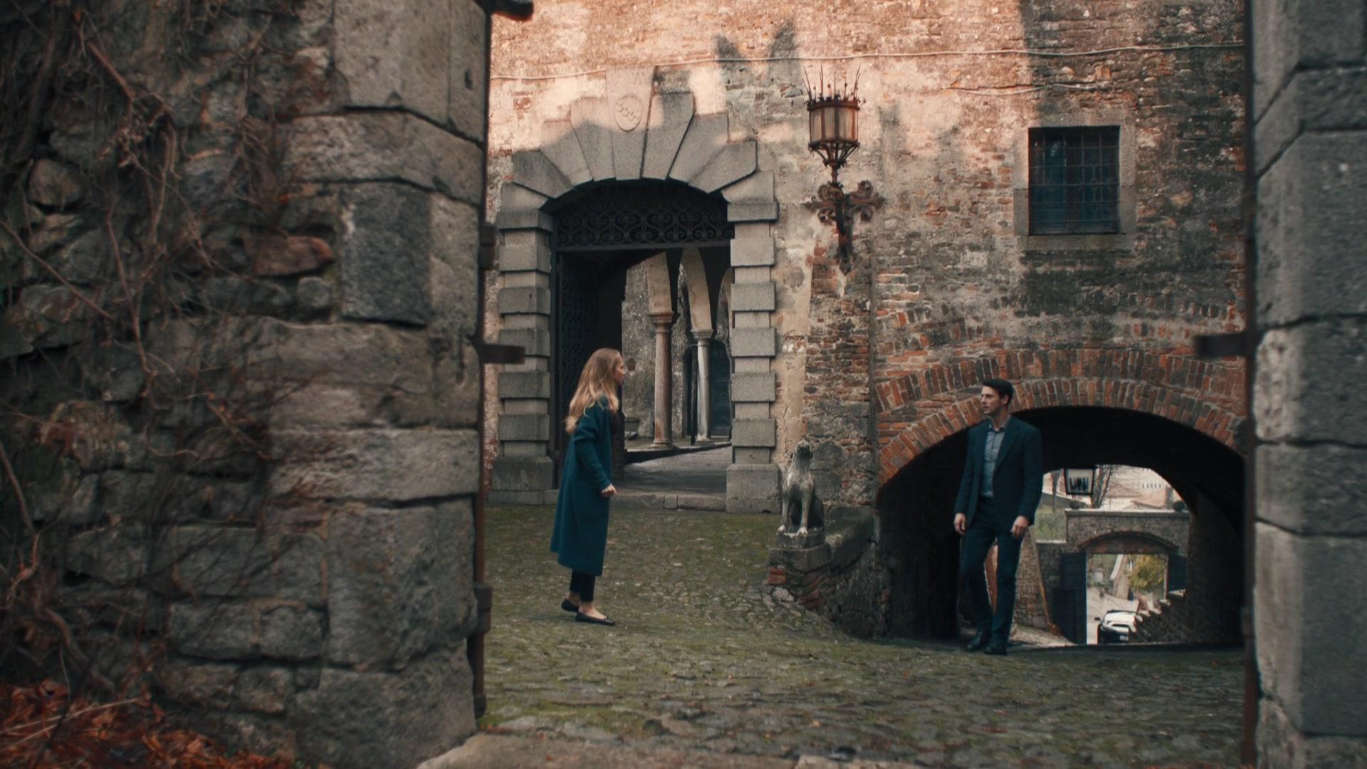 A_Discovery_of_Witches_S01E05_1080p_ATP_4211.jpg