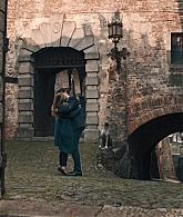 A_Discovery_of_Witches_S01E05_1080p_ATP_4352.jpg