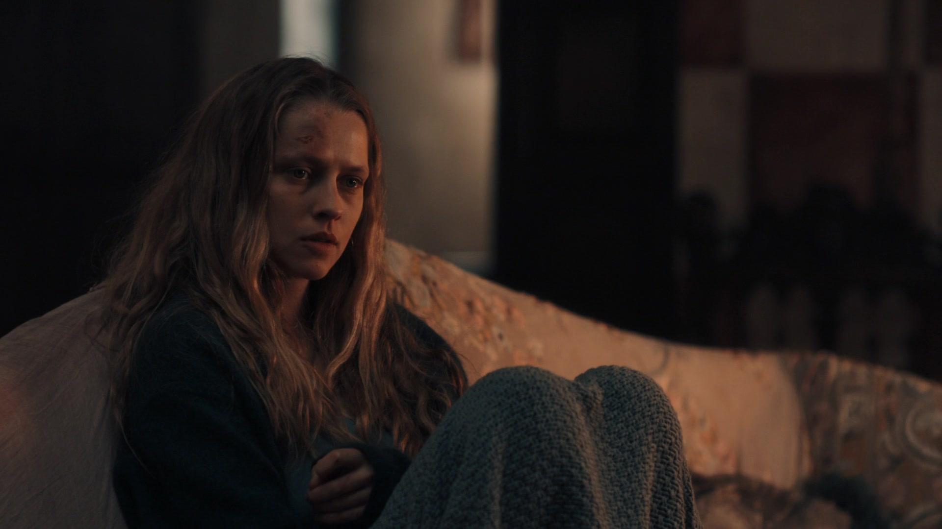 A_Discovery_of_Witches_S01E06_1080p_ATP_5235.jpg
