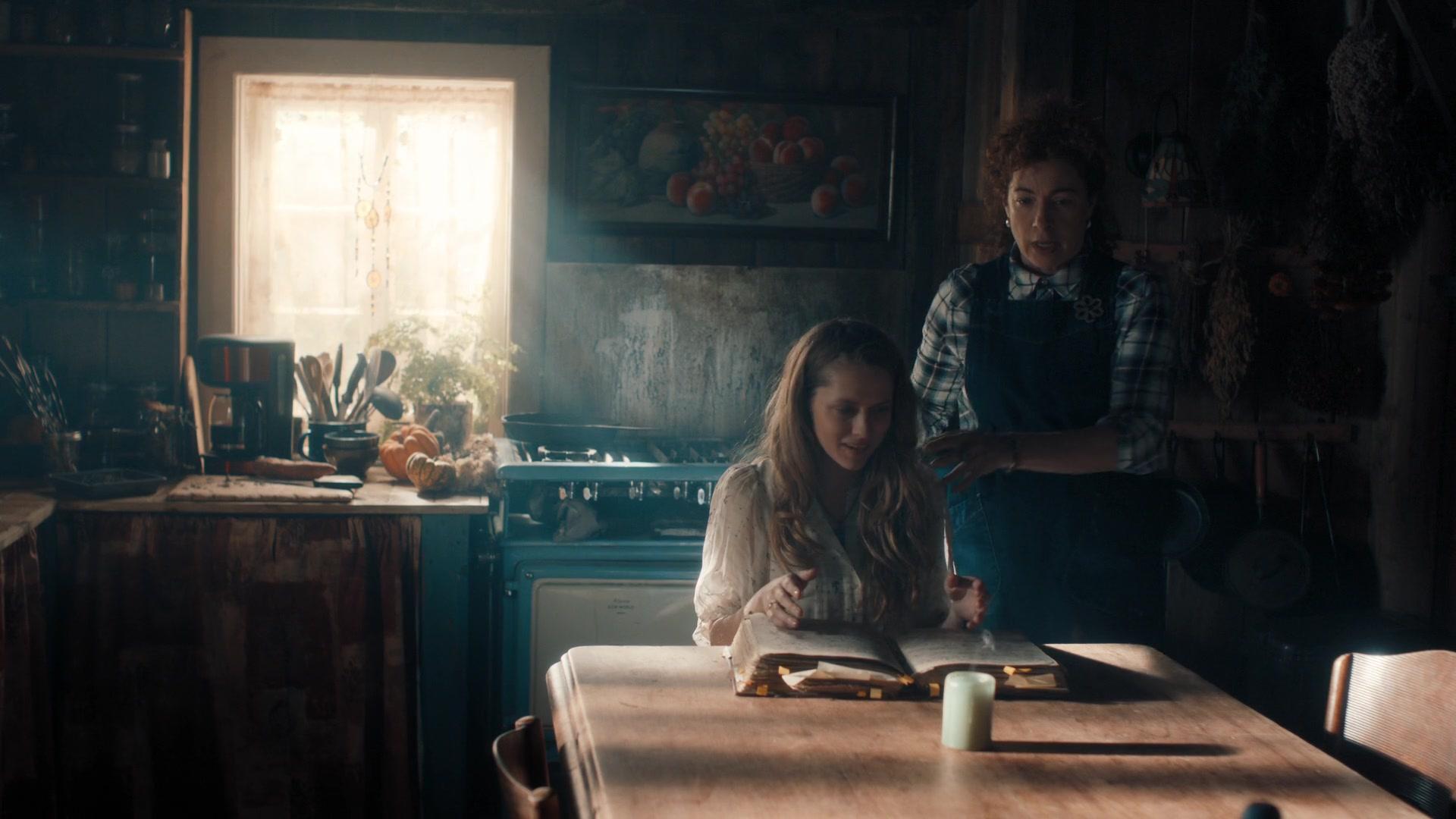 A_Discovery_of_Witches_S01E07_1080p_ATP_3268.jpg