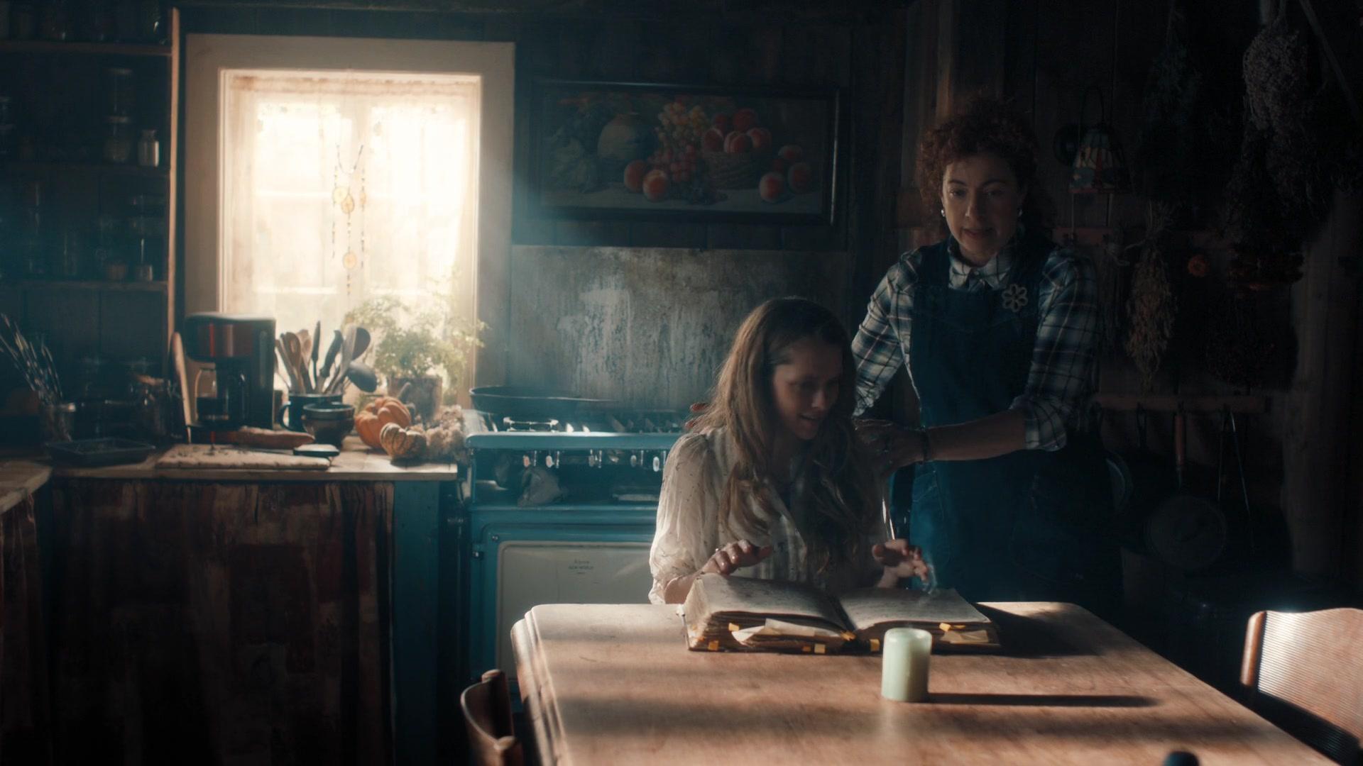 A_Discovery_of_Witches_S01E07_1080p_ATP_3269.jpg