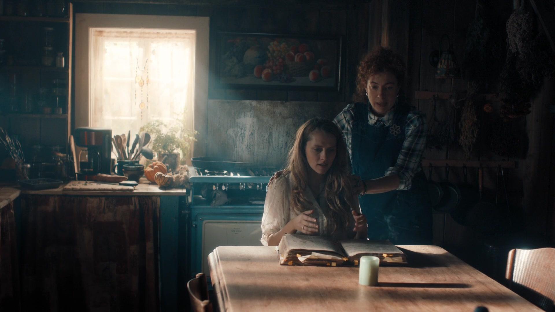 A_Discovery_of_Witches_S01E07_1080p_ATP_3271.jpg