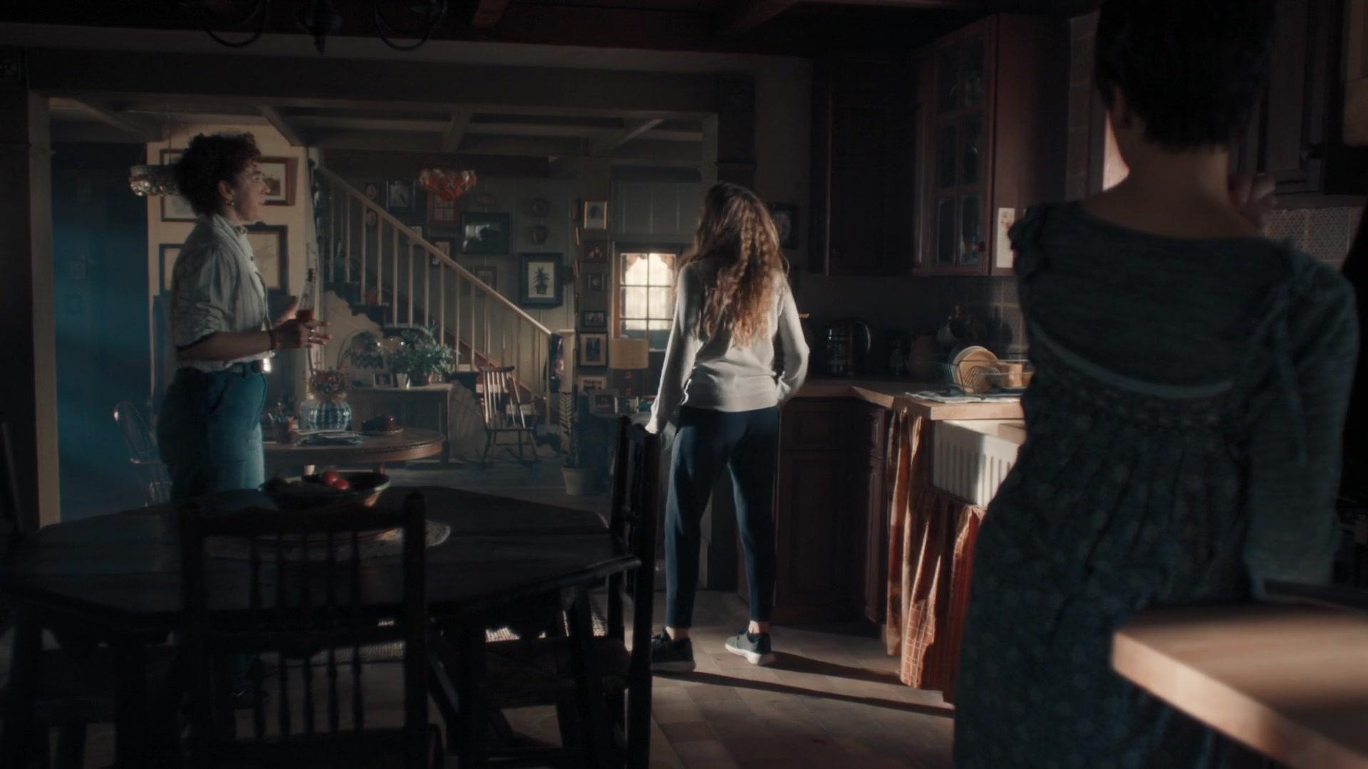 A_Discovery_of_Witches_S01E07_1080p_ATP_3709.jpg