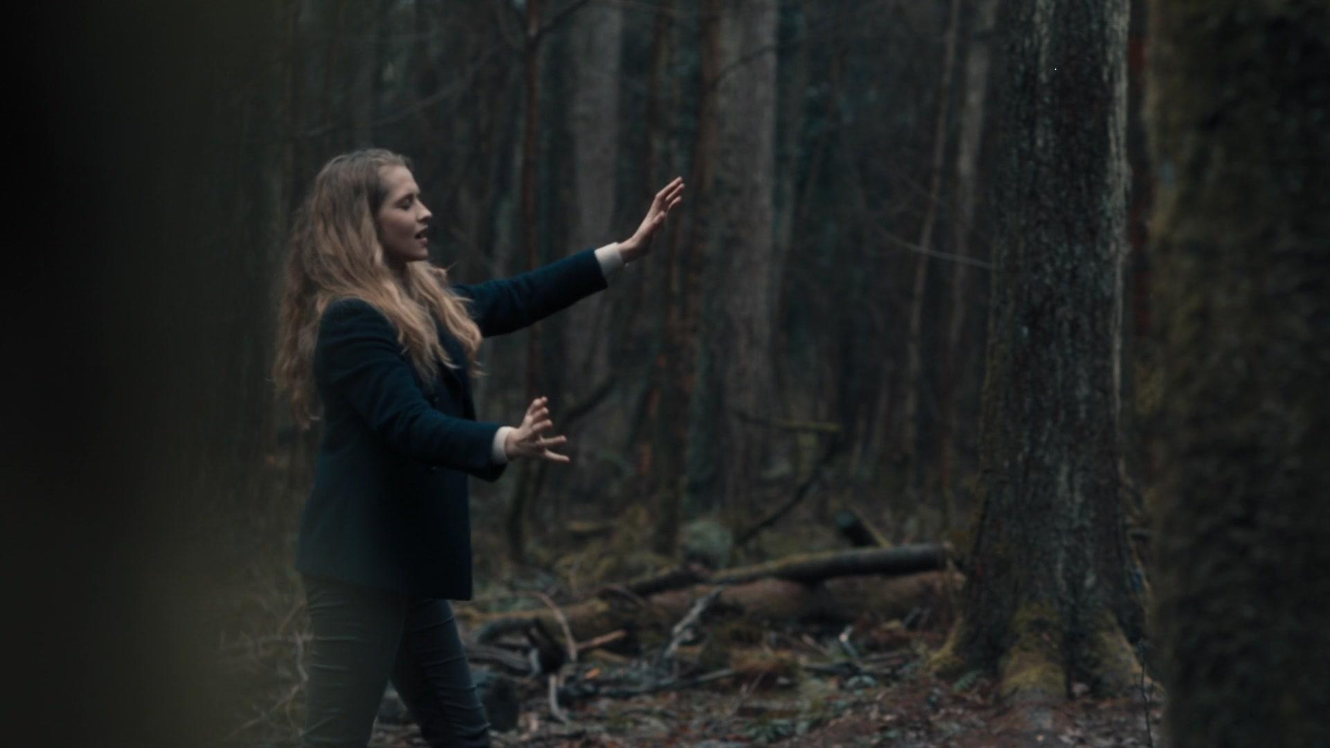 A_Discovery_of_Witches_S01E07_1080p_ATP_6145.jpg