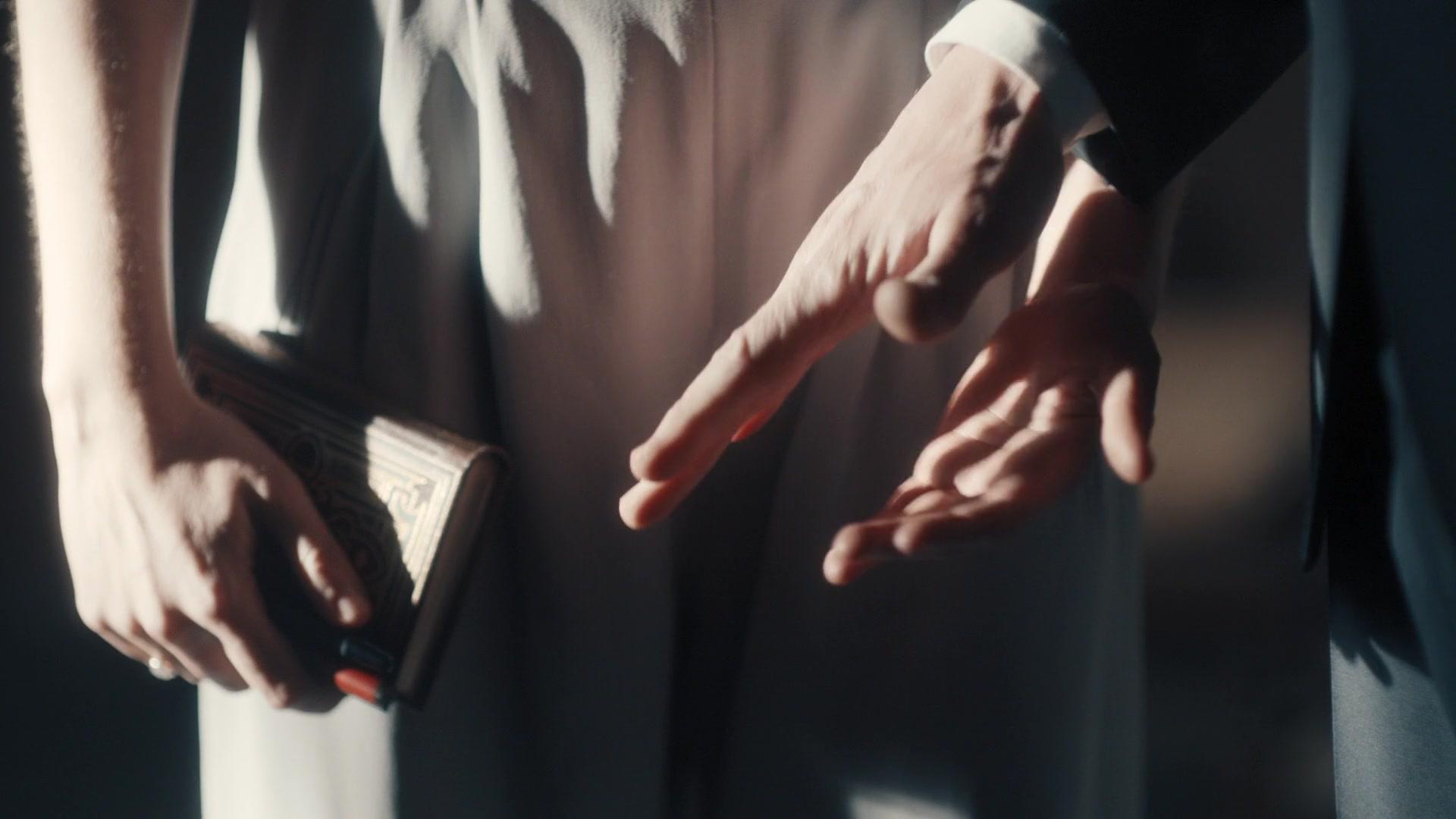A_Discovery_of_Witches_S01E08_1080p_ATP_3456.jpg A_Discovery_of_Witches_S01E08_1080p_ATP_3456.jpg