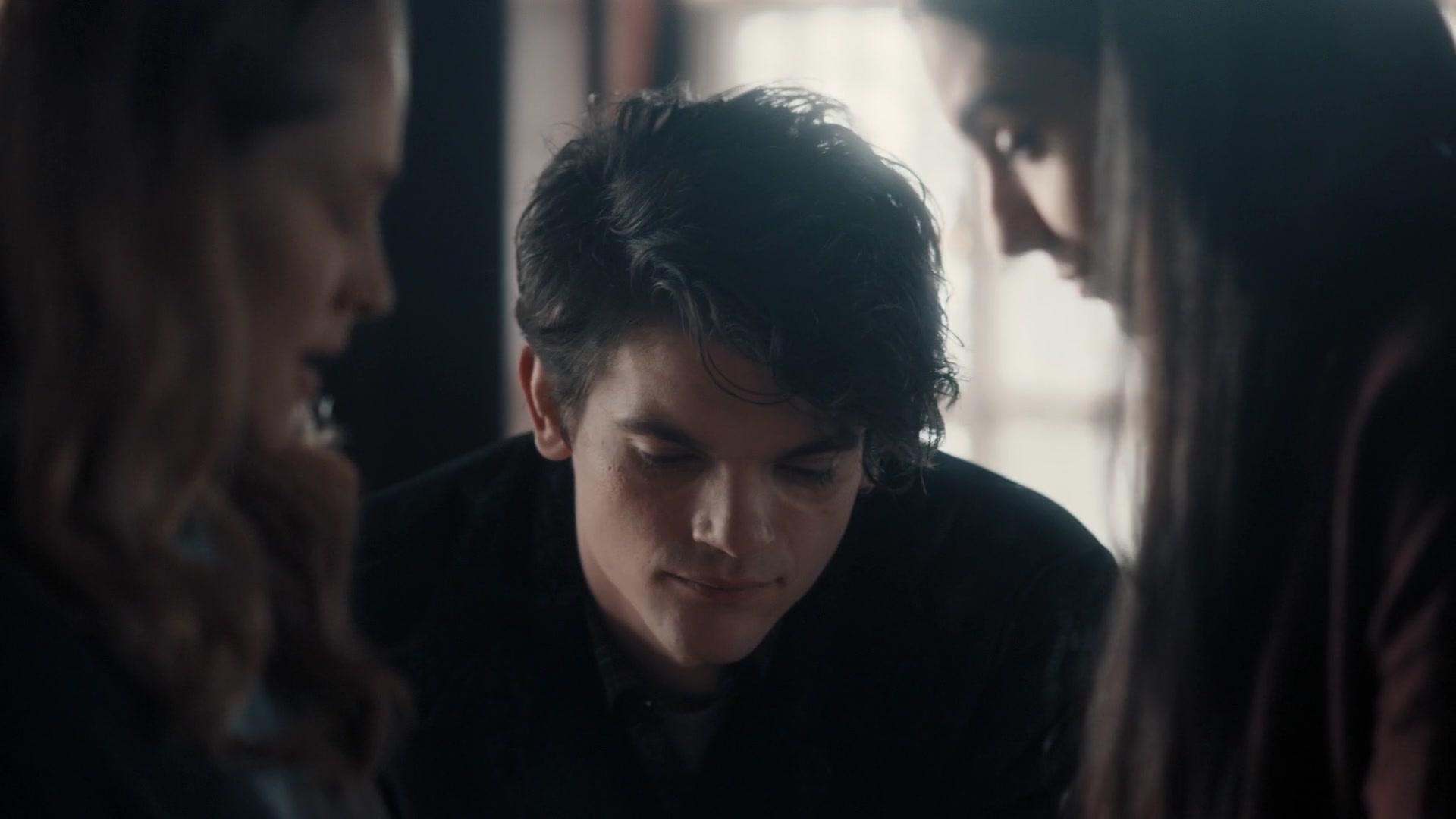 A_Discovery_of_Witches_S01E08_1080p_ATP_5697.jpg