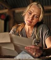 adoringteresap_mixtape_stills_3x02_2.jpg