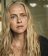 adoringteresap_mixtape_stills_3x03_7_3.jpg