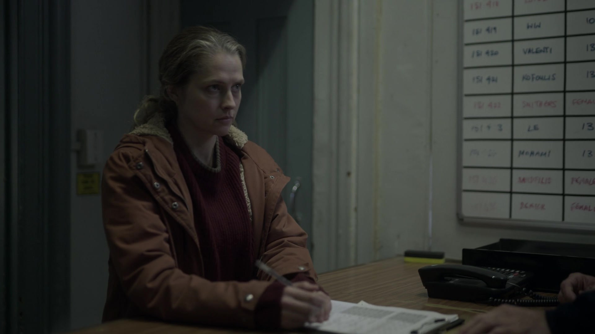 adoringteresap_theclearing_1x04_caps_0039.jpg
