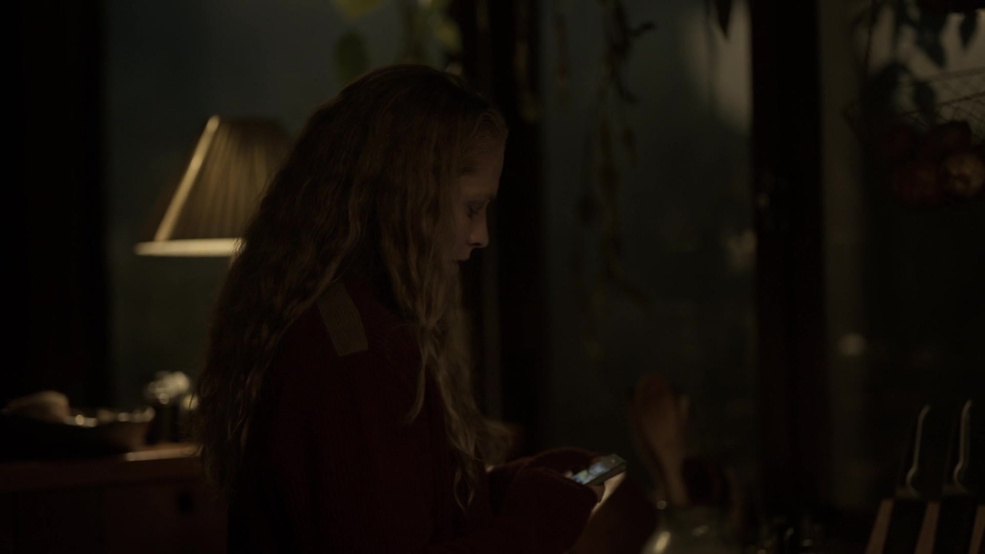adoringteresap_theclearing_1x04_caps_0239.jpg