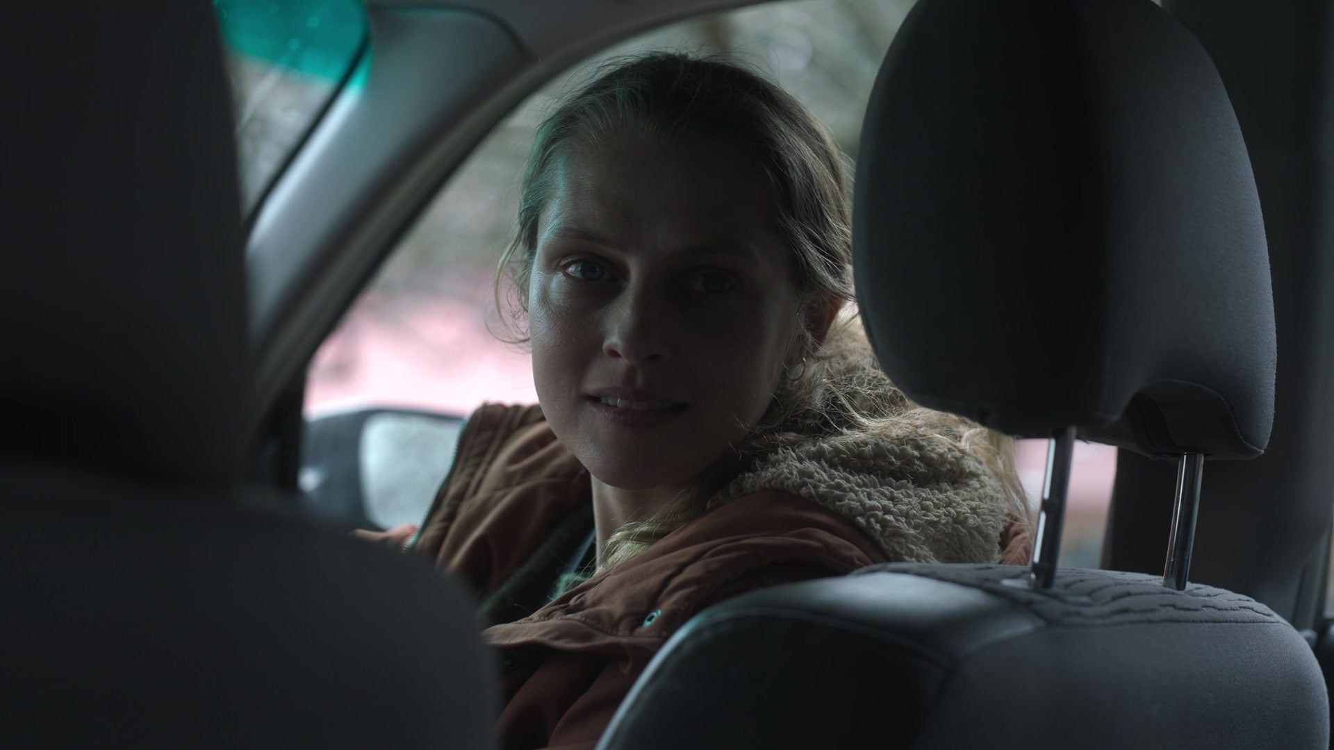 adoringteresap_theclearing_1x04_caps_0298.jpg