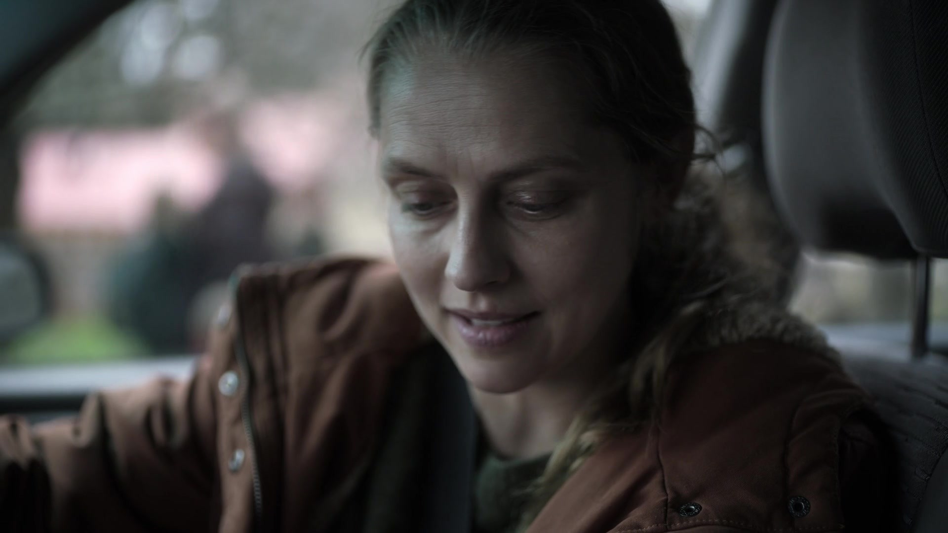 adoringteresap_theclearing_1x04_caps_0314.jpg
