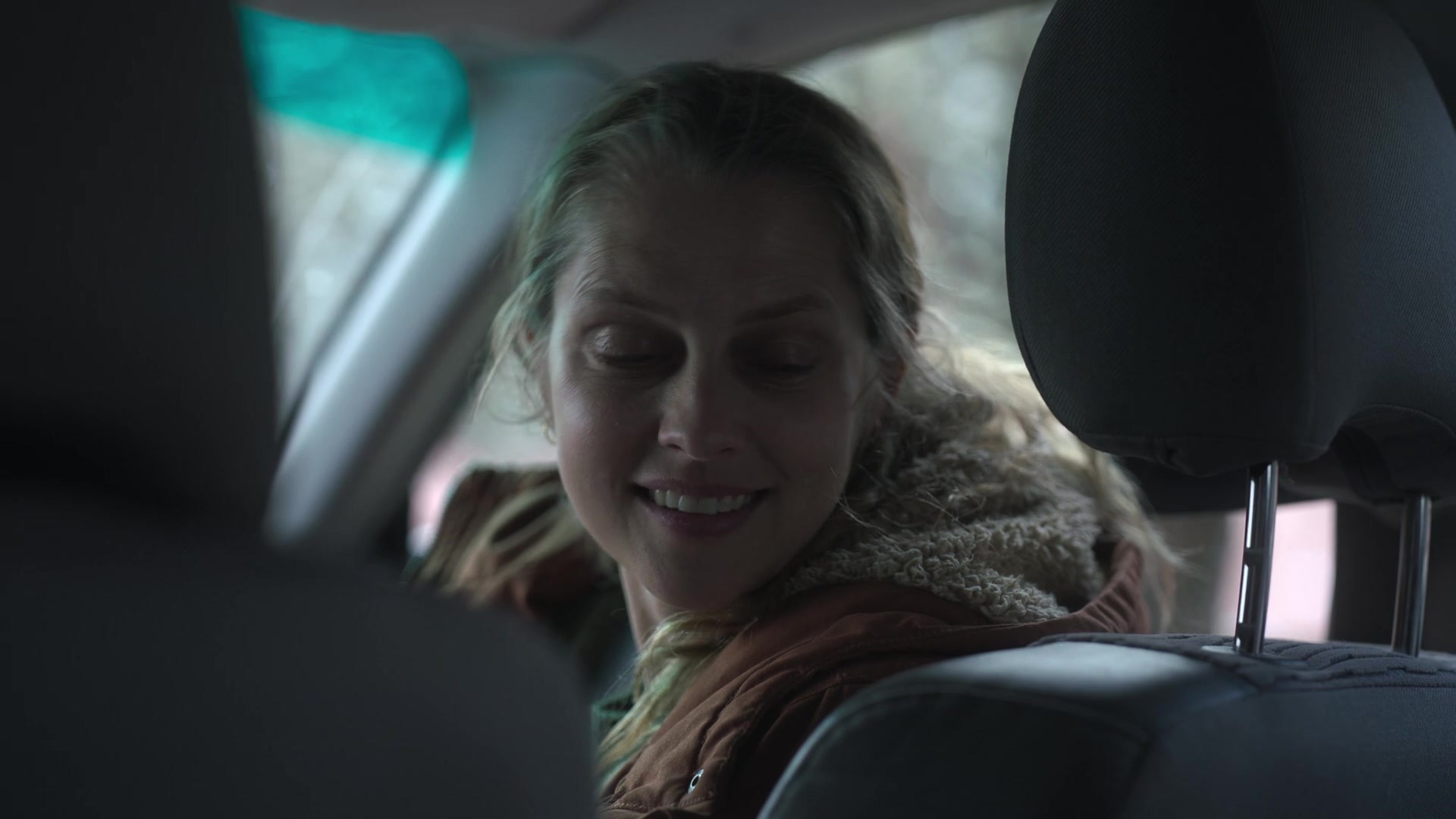adoringteresap_theclearing_1x04_caps_0318.jpg