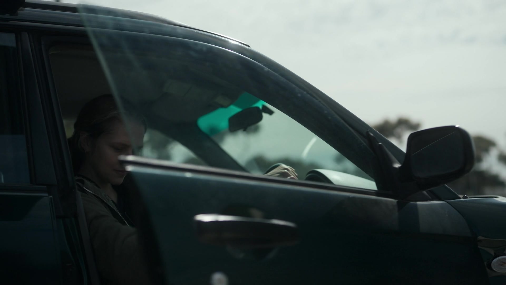 adoringteresap_theclearing_1x04_caps_0361.jpg