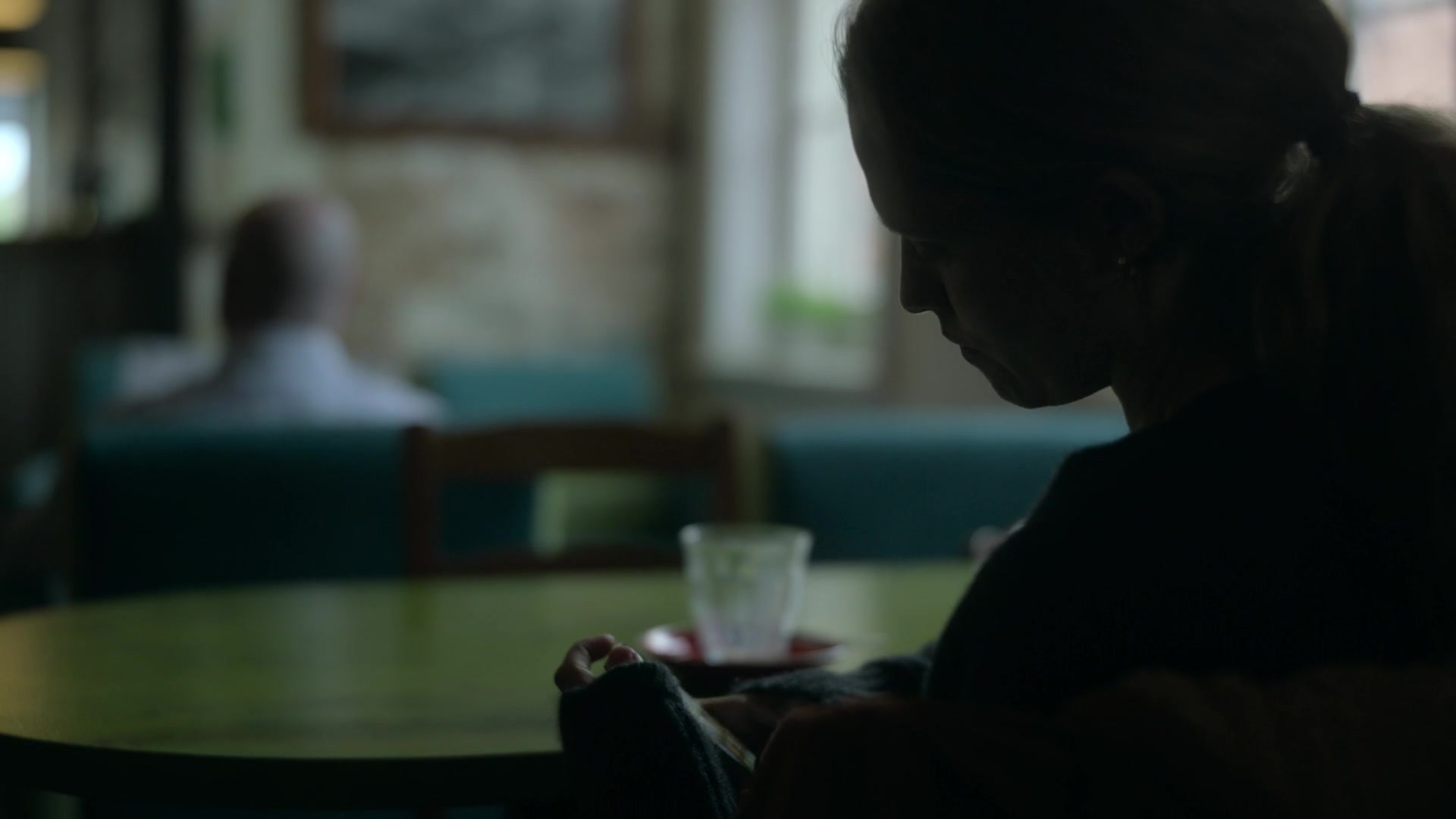 adoringteresap_theclearing_1x04_caps_0410.jpg