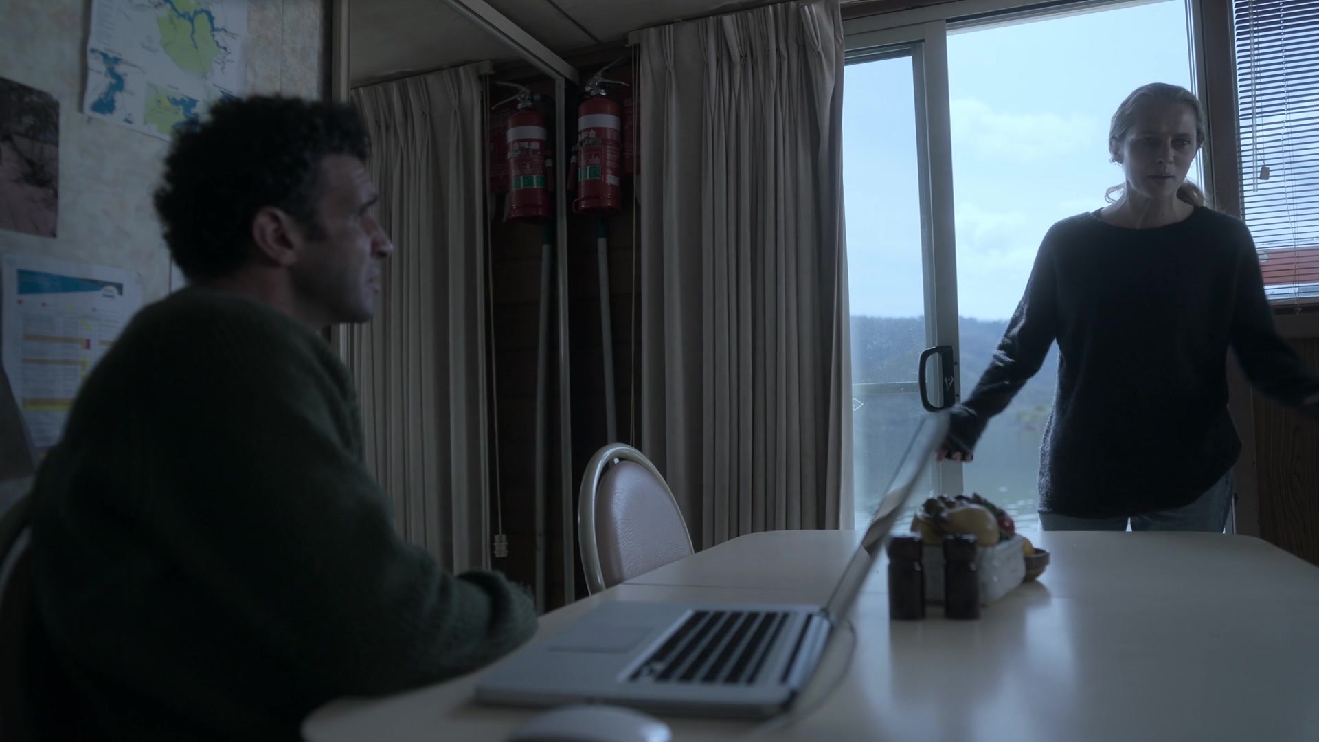 adoringteresap_theclearing_1x04_caps_0499.jpg