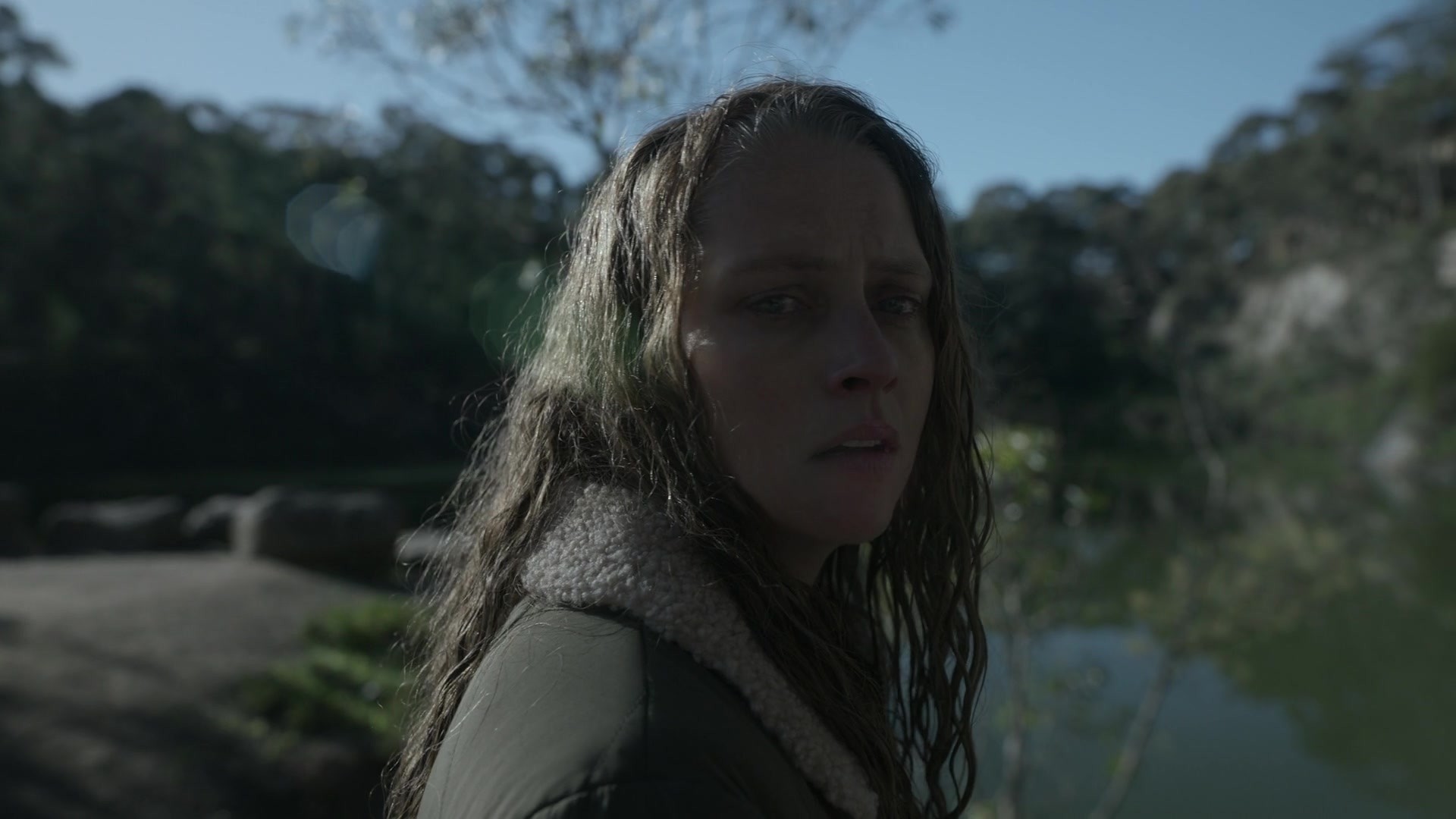 adoringteresap_theclearing_1x08_caps_0025.jpg