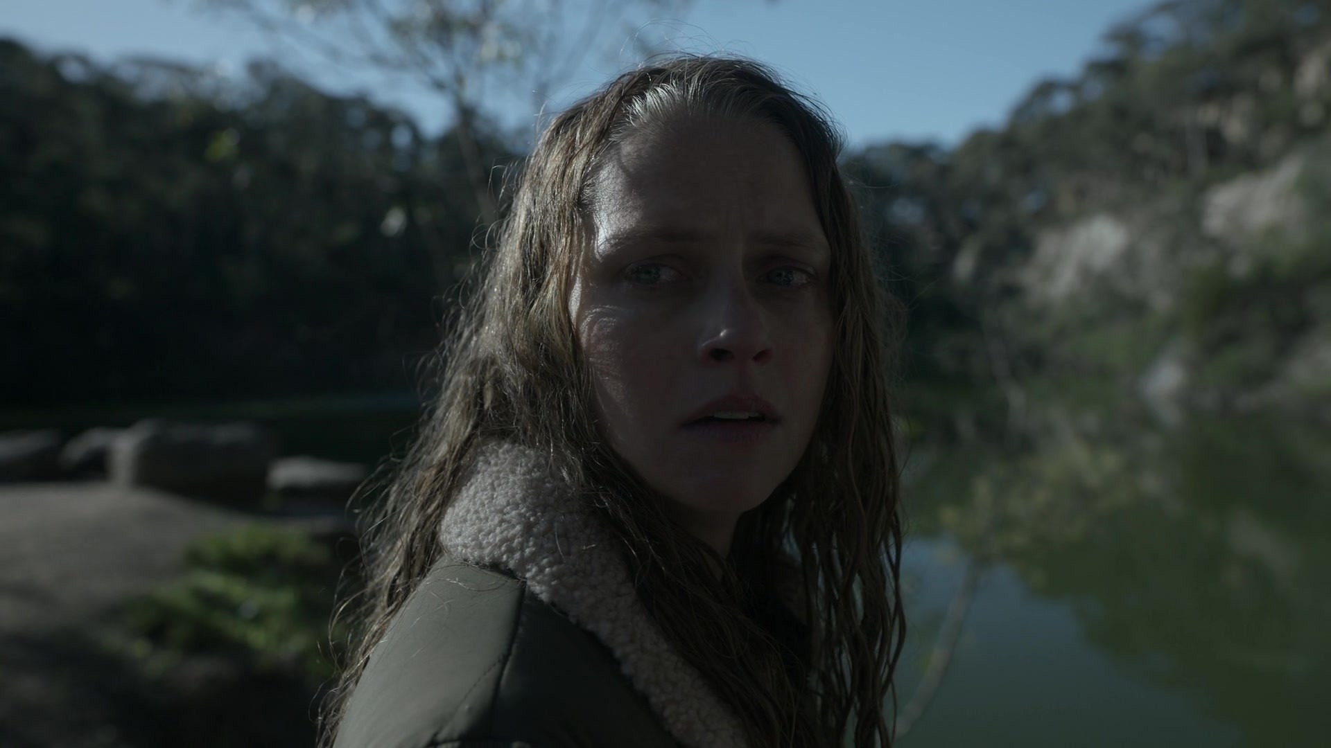 adoringteresap_theclearing_1x08_caps_0026.jpg