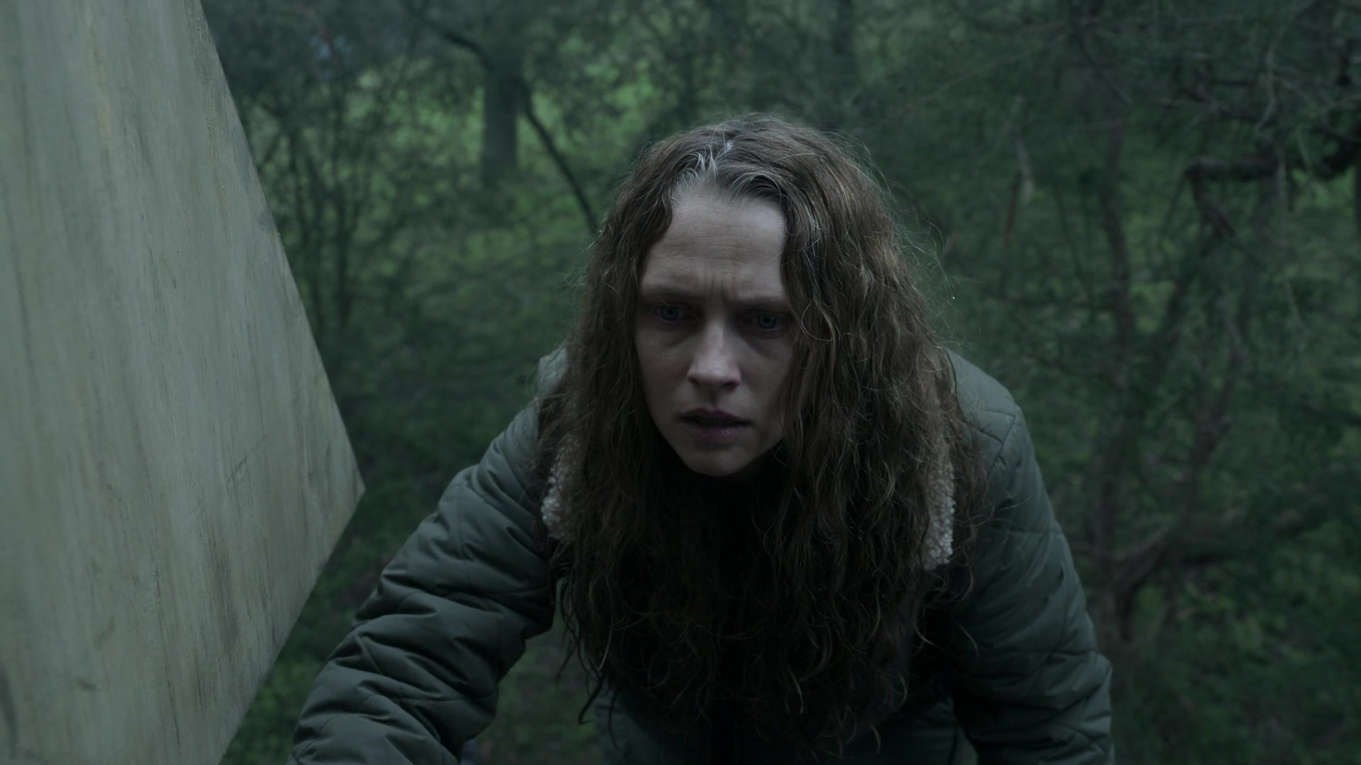 adoringteresap_theclearing_1x08_caps_0039.jpg