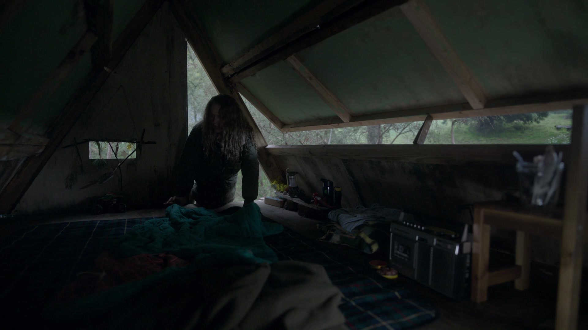 adoringteresap_theclearing_1x08_caps_0042.jpg