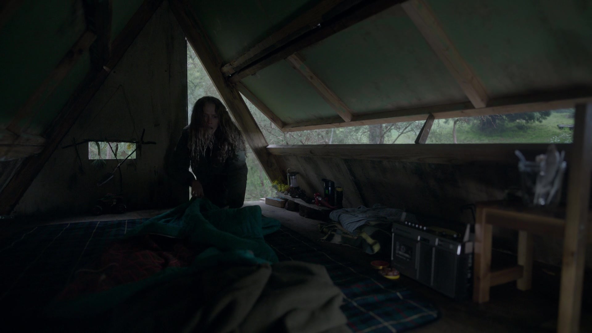 adoringteresap_theclearing_1x08_caps_0043.jpg