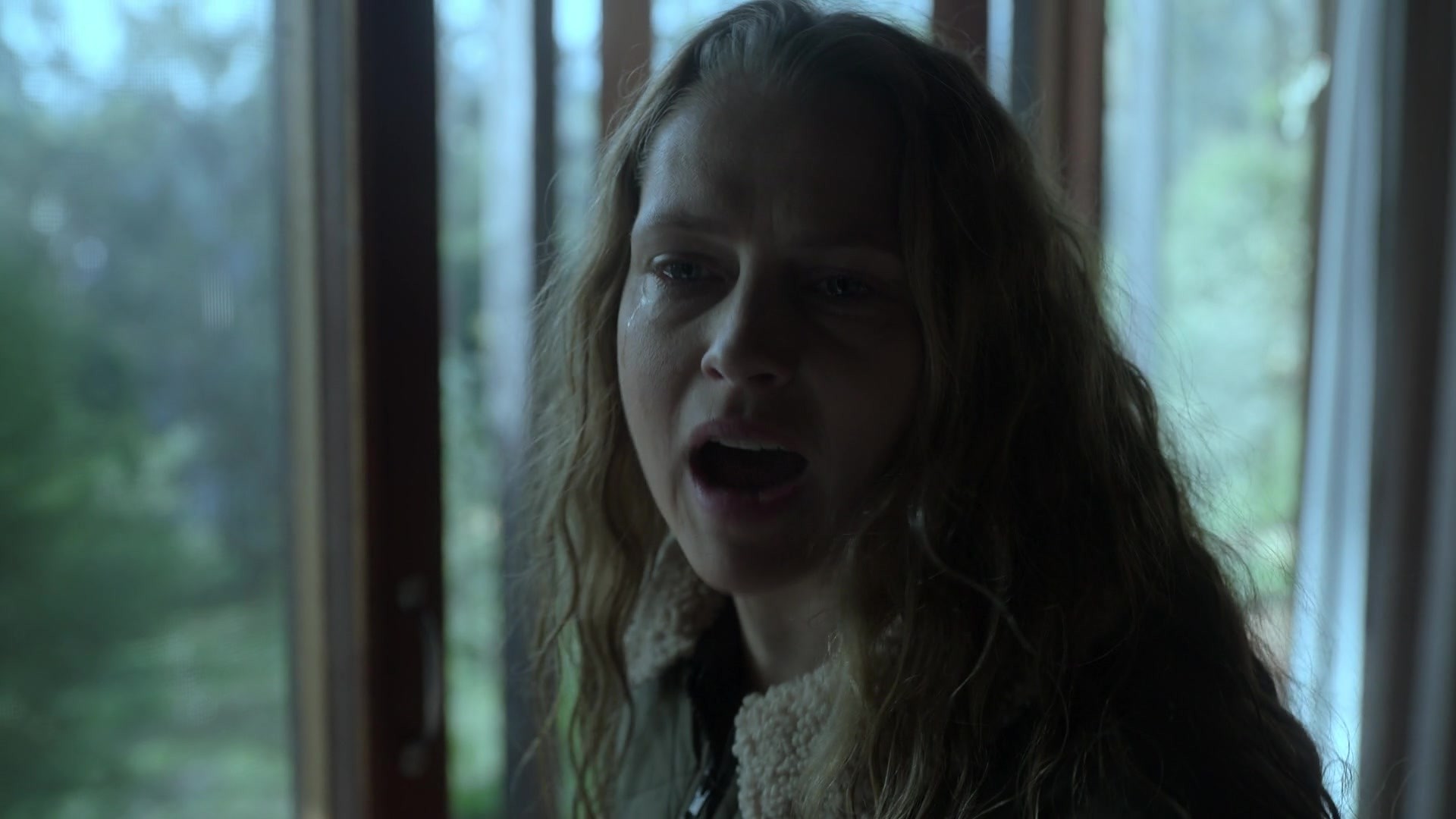 adoringteresap_theclearing_1x08_caps_0075.jpg
