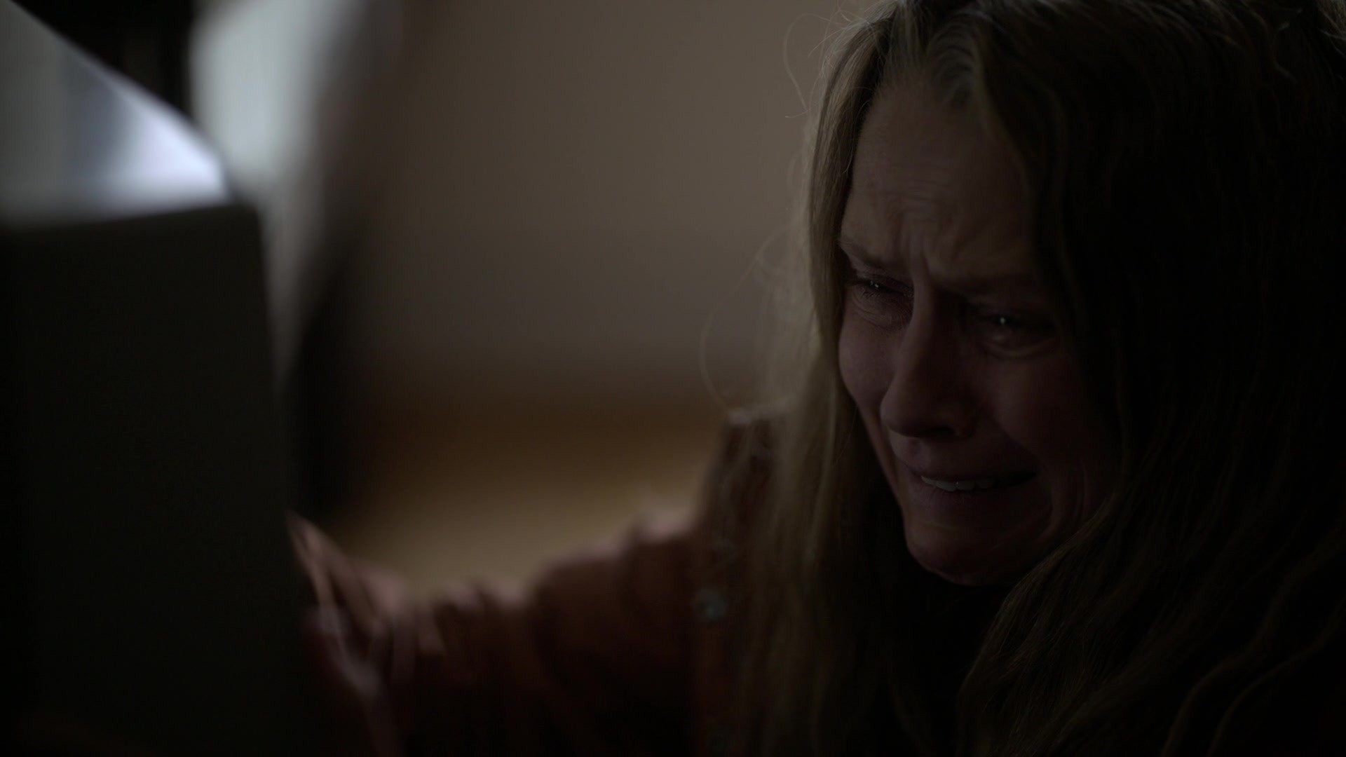 adoringteresap_theclearing_1x08_caps_0717.jpg