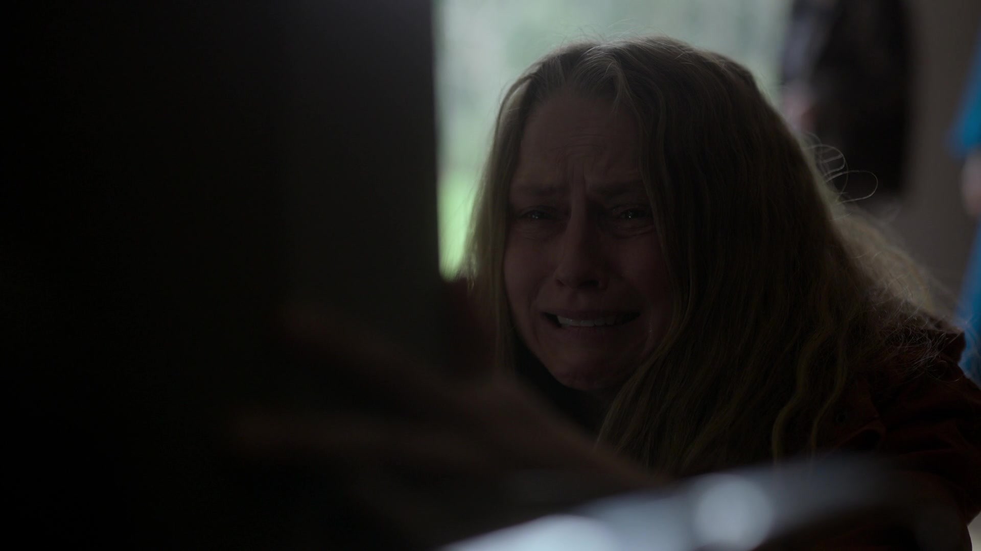 adoringteresap_theclearing_1x08_caps_0722.jpg