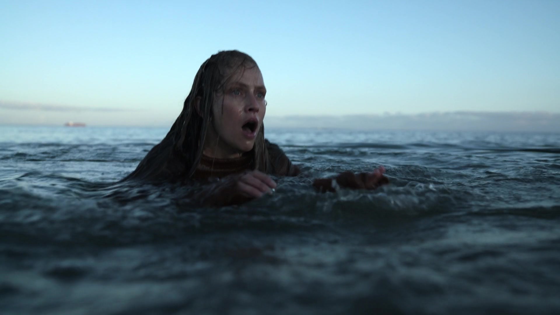 adoringteresap_theclearing_1x08_caps_0933.jpg