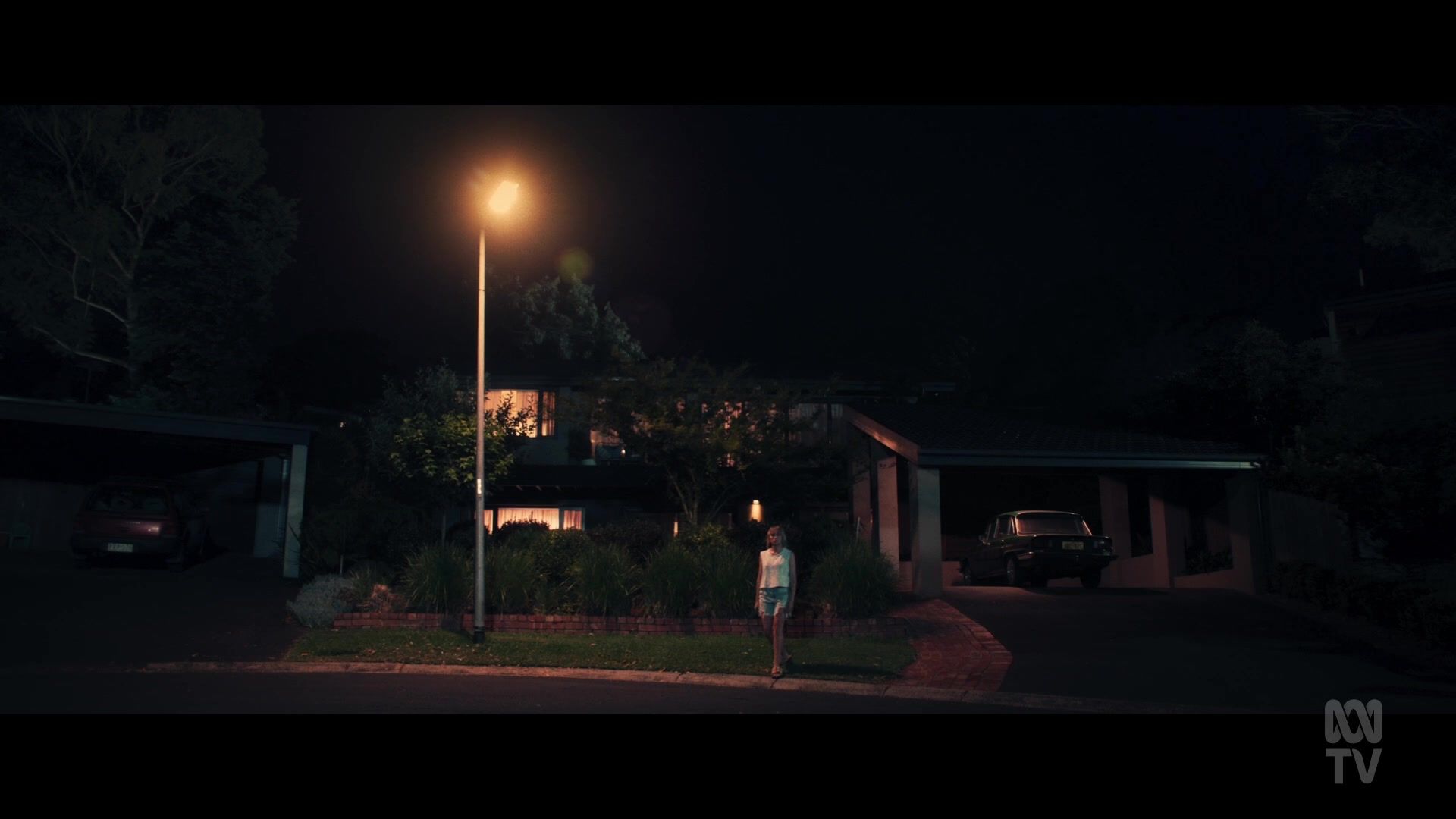adoringteresap_thefamilynextdoor_1x01_0318.jpg