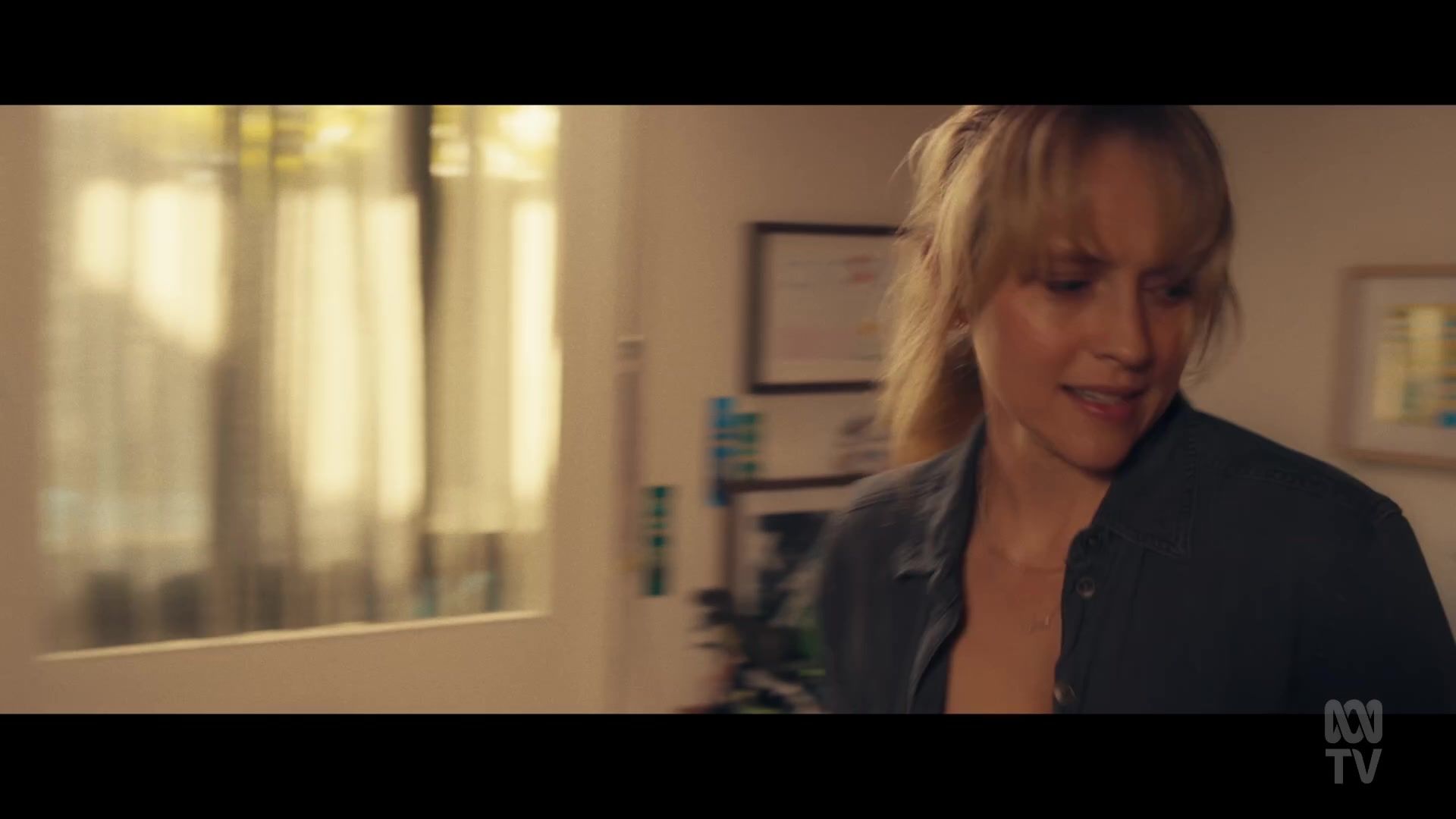adoringteresap_thefamilynextdoor_1x01_0424.jpg