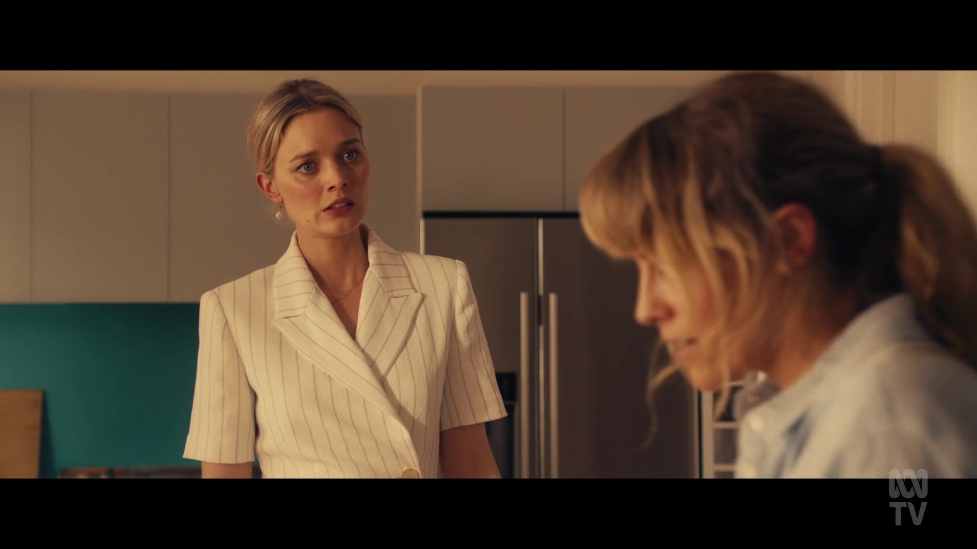 adoringteresap_thefamilynextdoor_1x01_0482.jpg adoringteresap_thefamilynextdoor_1x01_0482.jpg