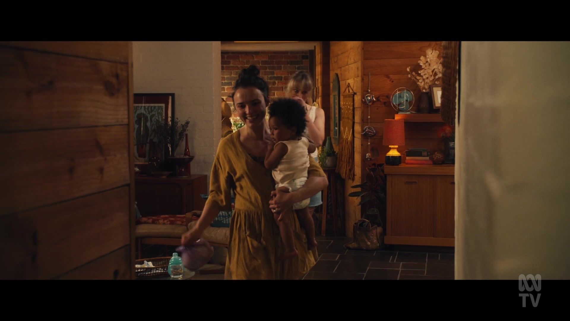 adoringteresap_thefamilynextdoor_1x03_0096.jpg adoringteresap_thefamilynextdoor_1x03_0096.jpg