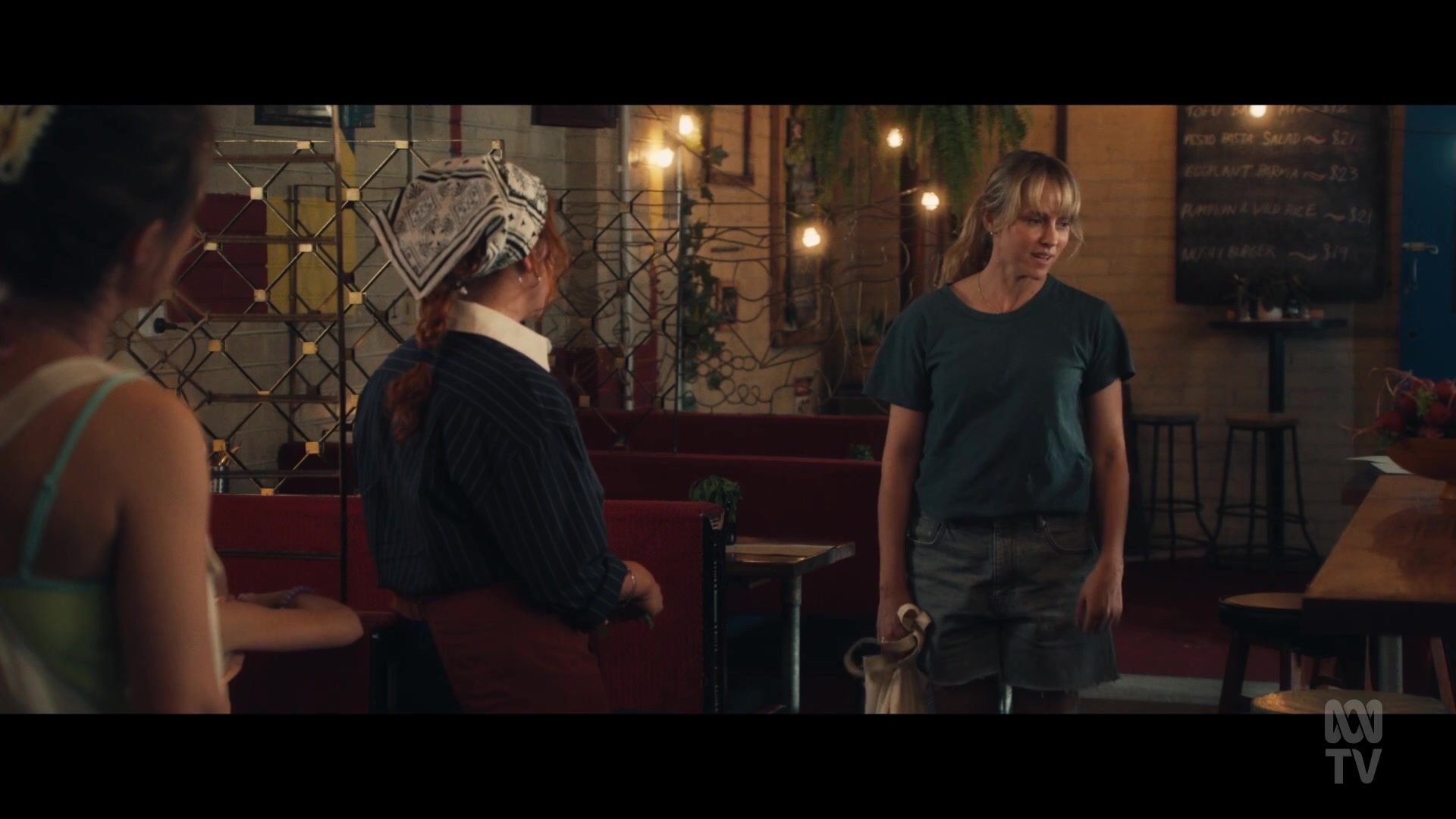 adoringteresap_thefamilynextdoor_1x03_0438.jpg adoringteresap_thefamilynextdoor_1x03_0438.jpg