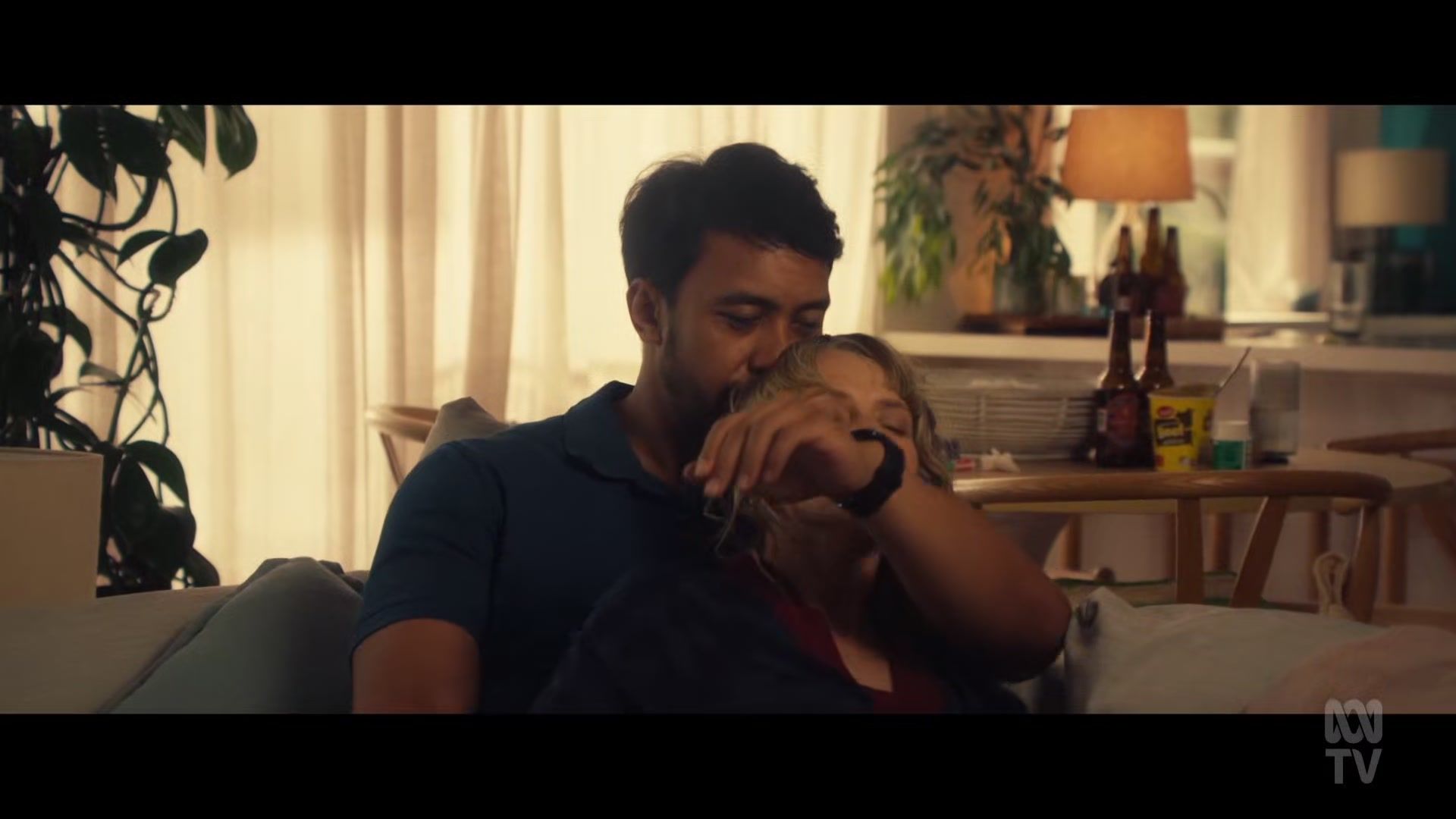 adoringteresap_thefamilynextdoor_1x04_0084.jpg