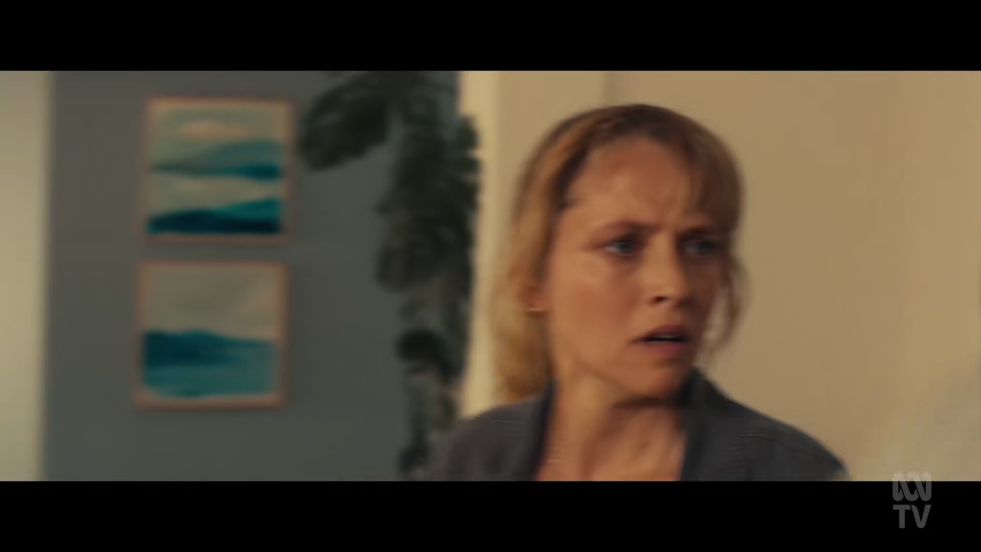 adoringteresap_thefamilynextdoor_1x04_0600.jpg