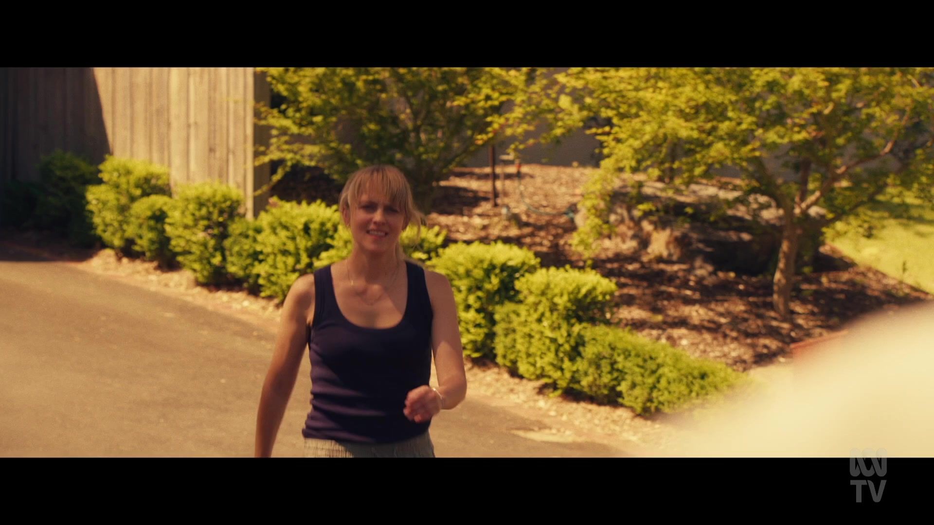 adoringteresap_thefamilynextdoor_1x05_0023.jpg