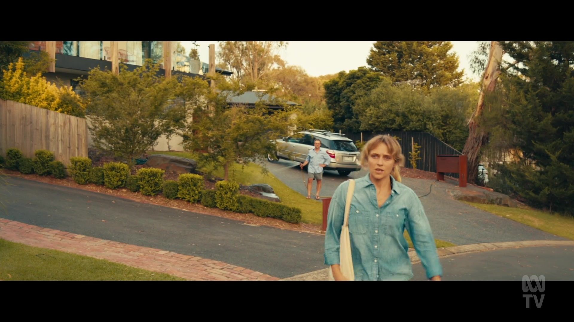 adoringteresap_thefamilynextdoor_1x05_0373.jpg